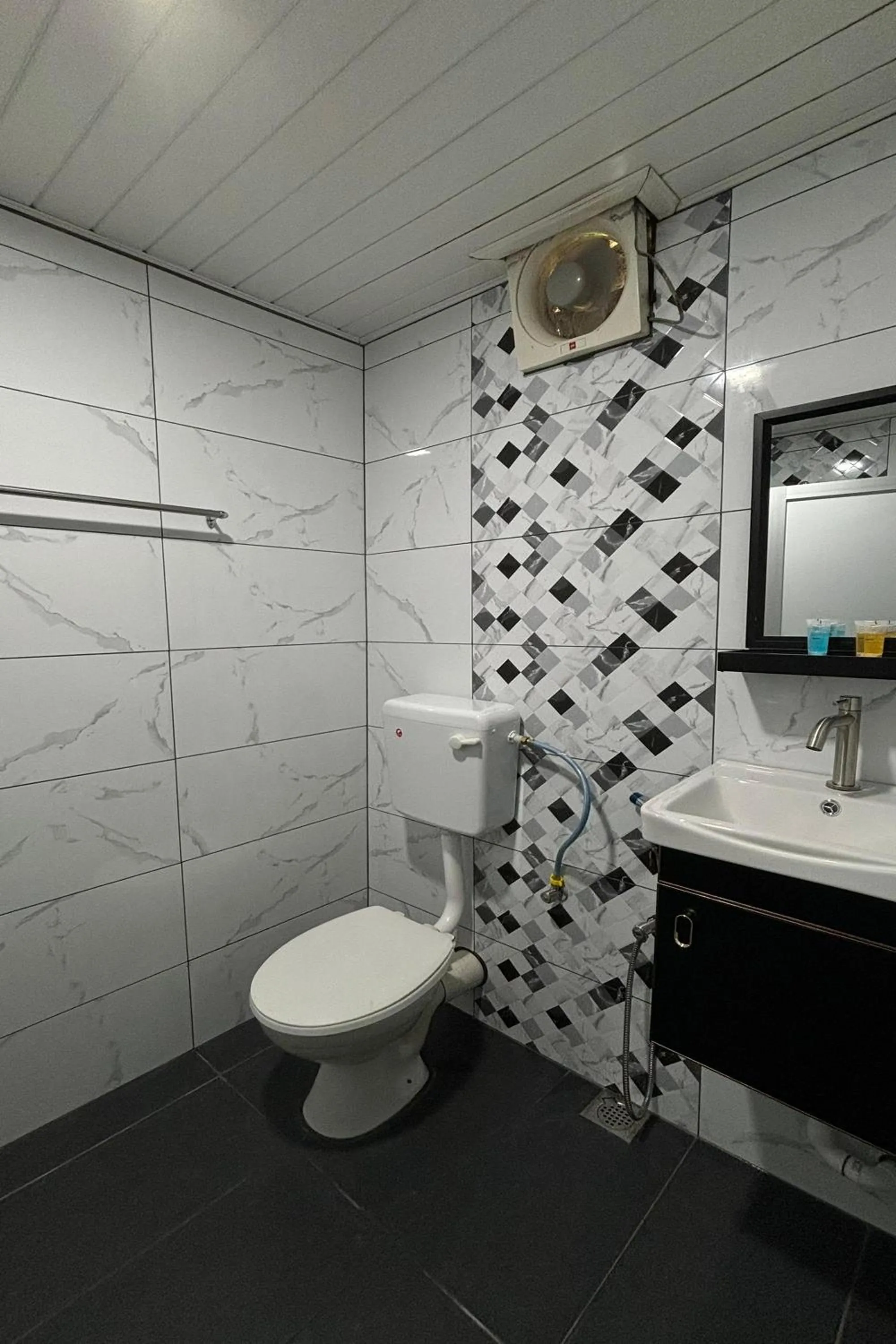 Bathroom in Corrie Chalet Pantai Cenang Langkawi