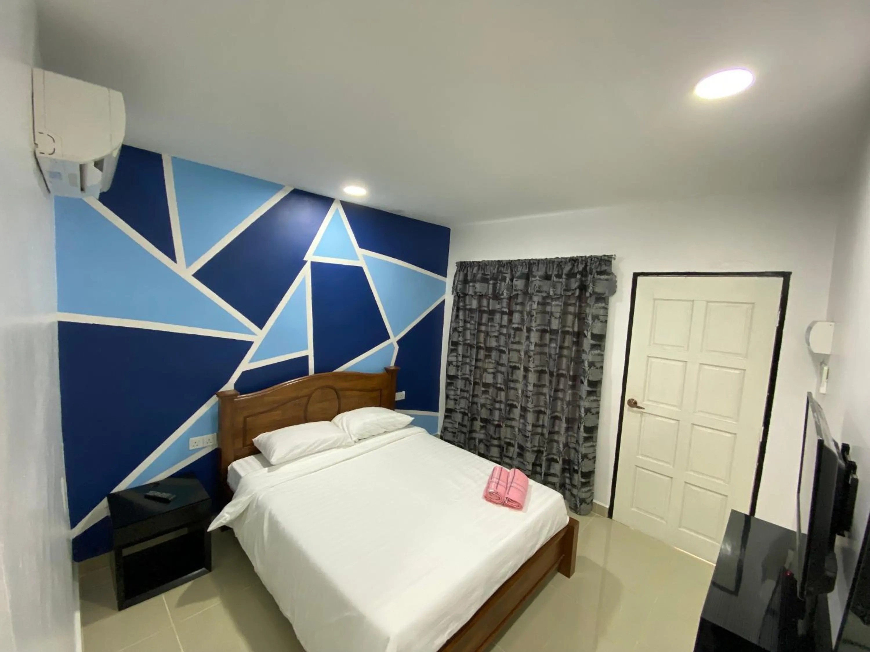 Bedroom, Bed in Corrie Chalet Pantai Cenang Langkawi