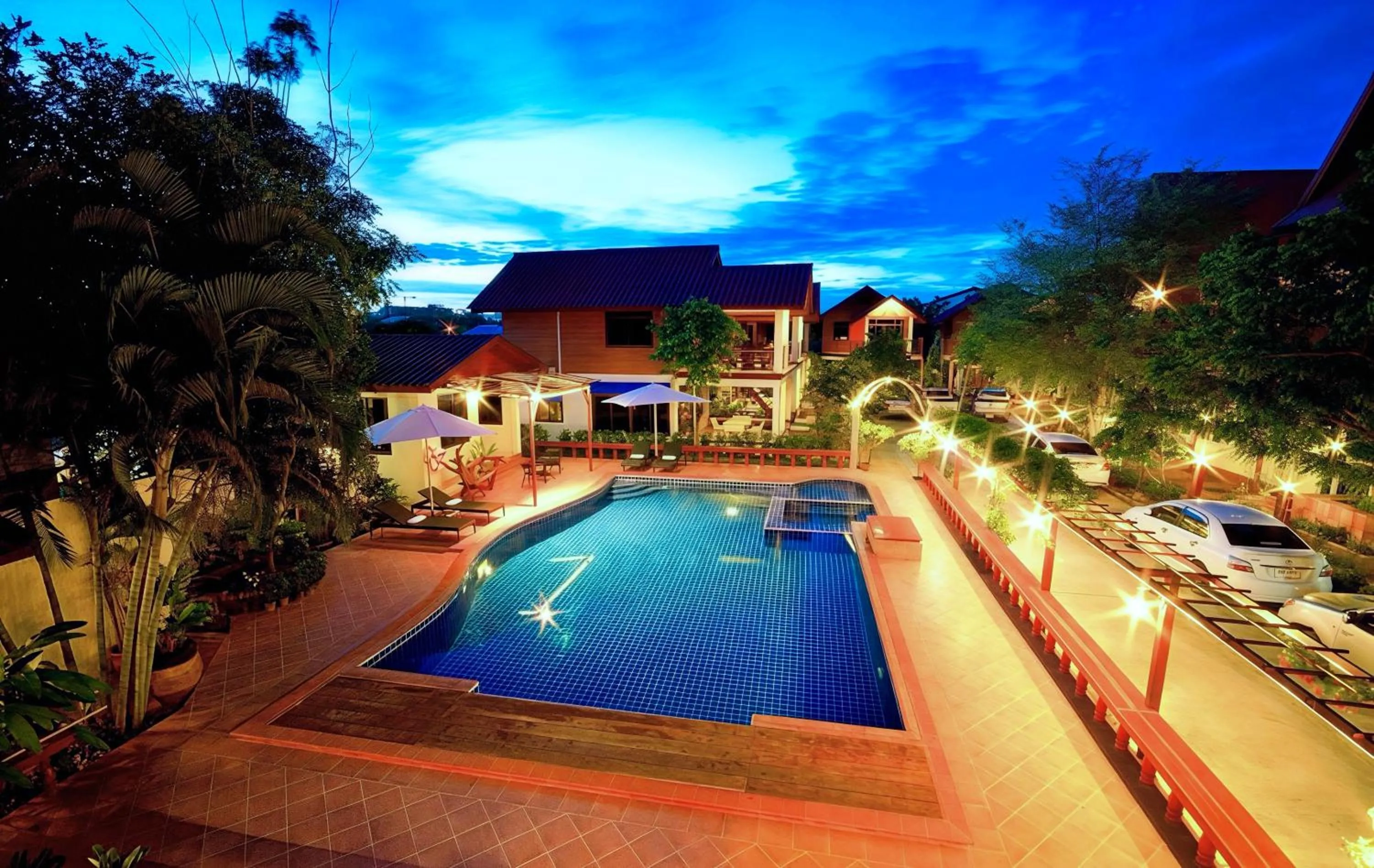 Swimming pool in Avila Resort Pattaya