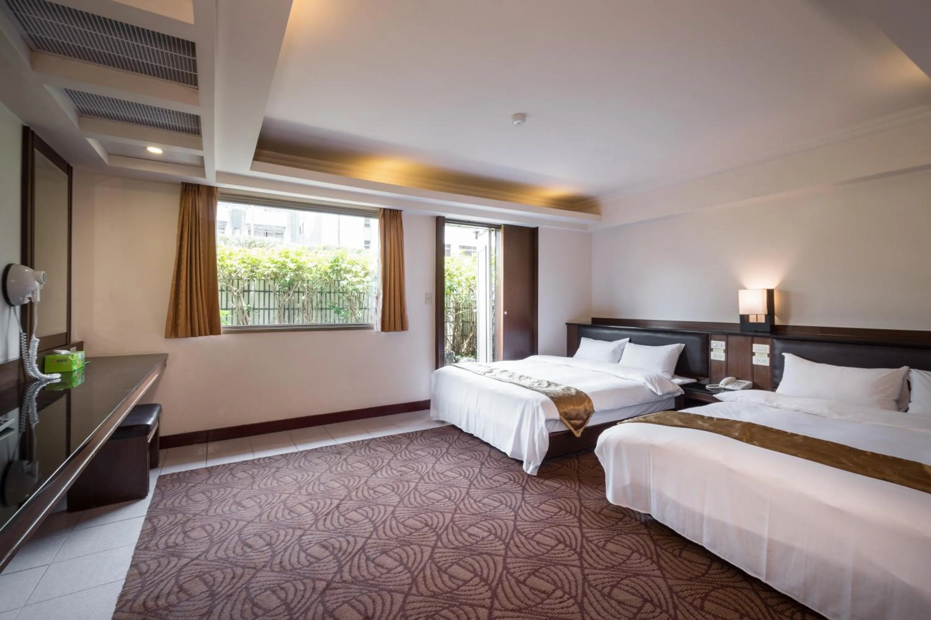 bunk bed, Bed in The Enterpriser Hotel