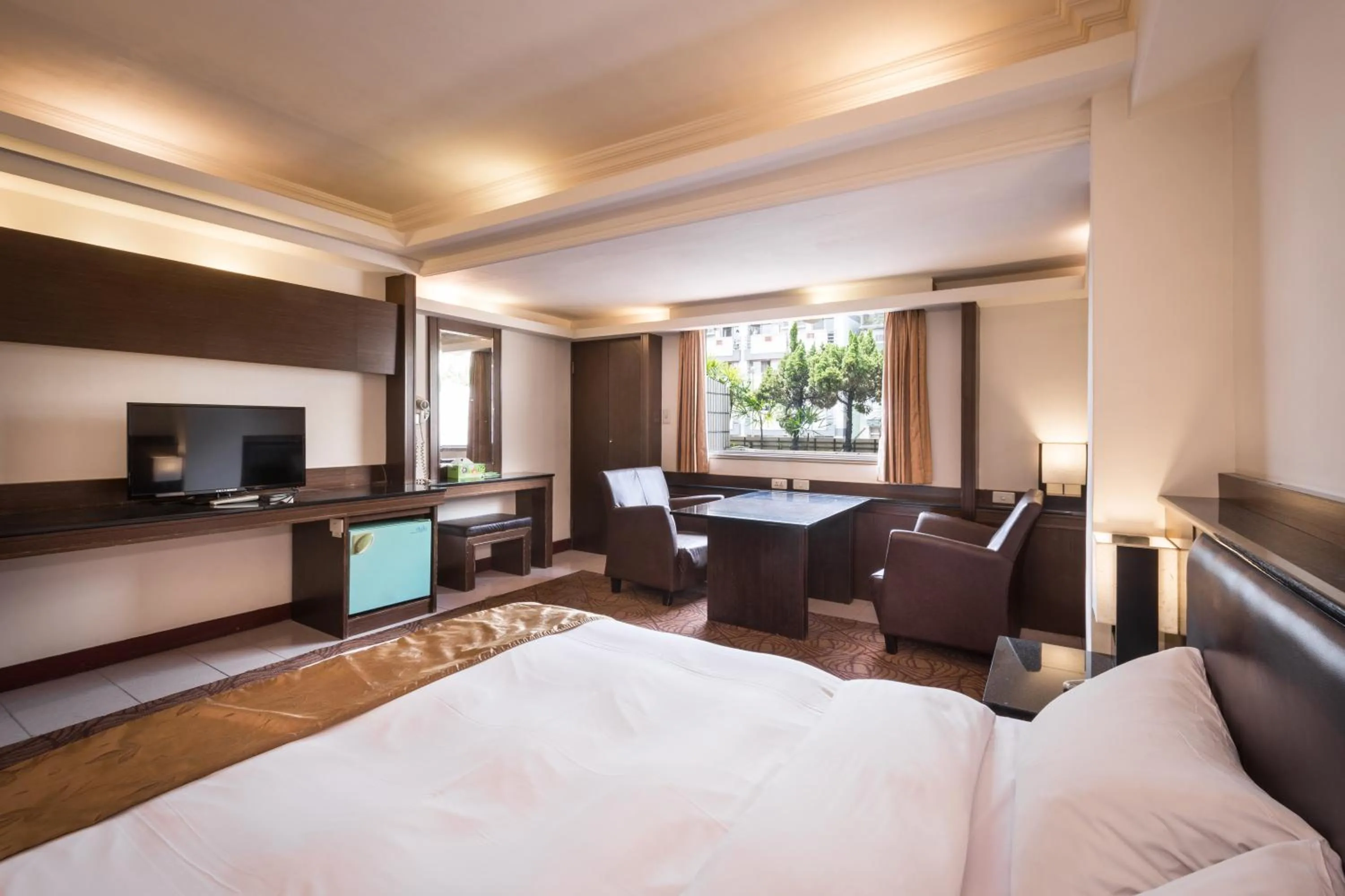 TV and multimedia, Bed in The Enterpriser Hotel