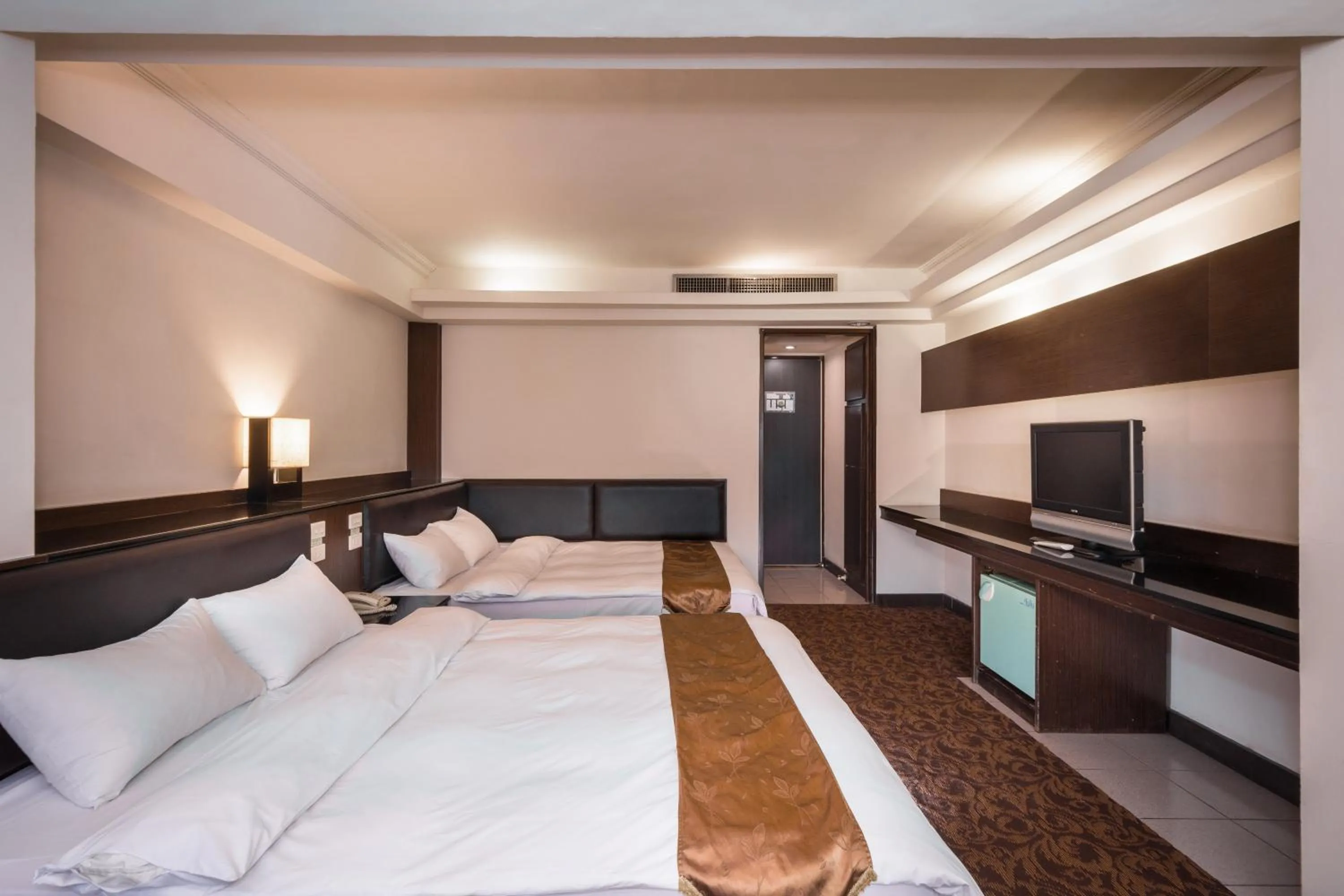 TV and multimedia, Bed in The Enterpriser Hotel