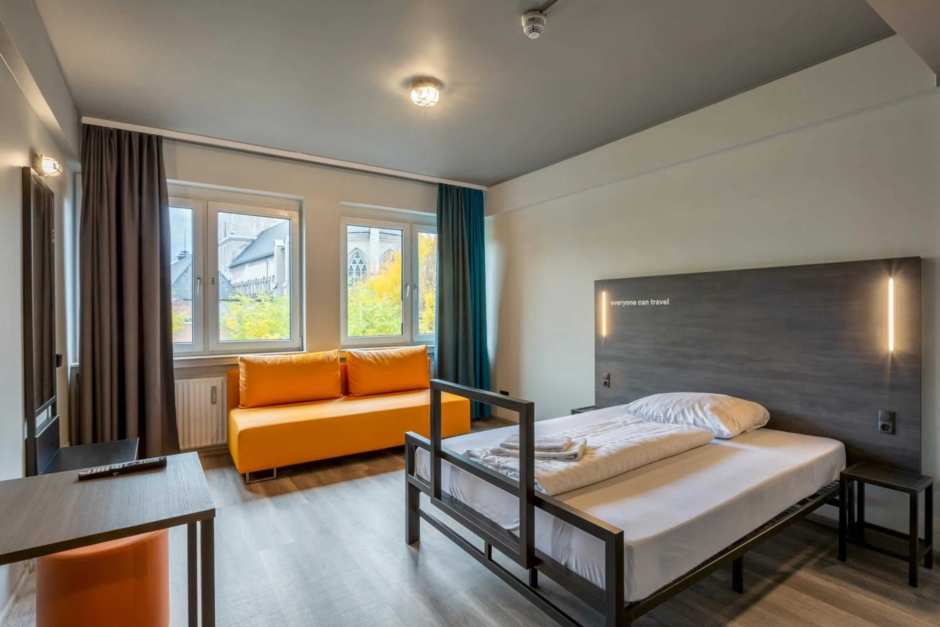 Photo of the whole room, Bed in a&o Köln Hauptbahnhof