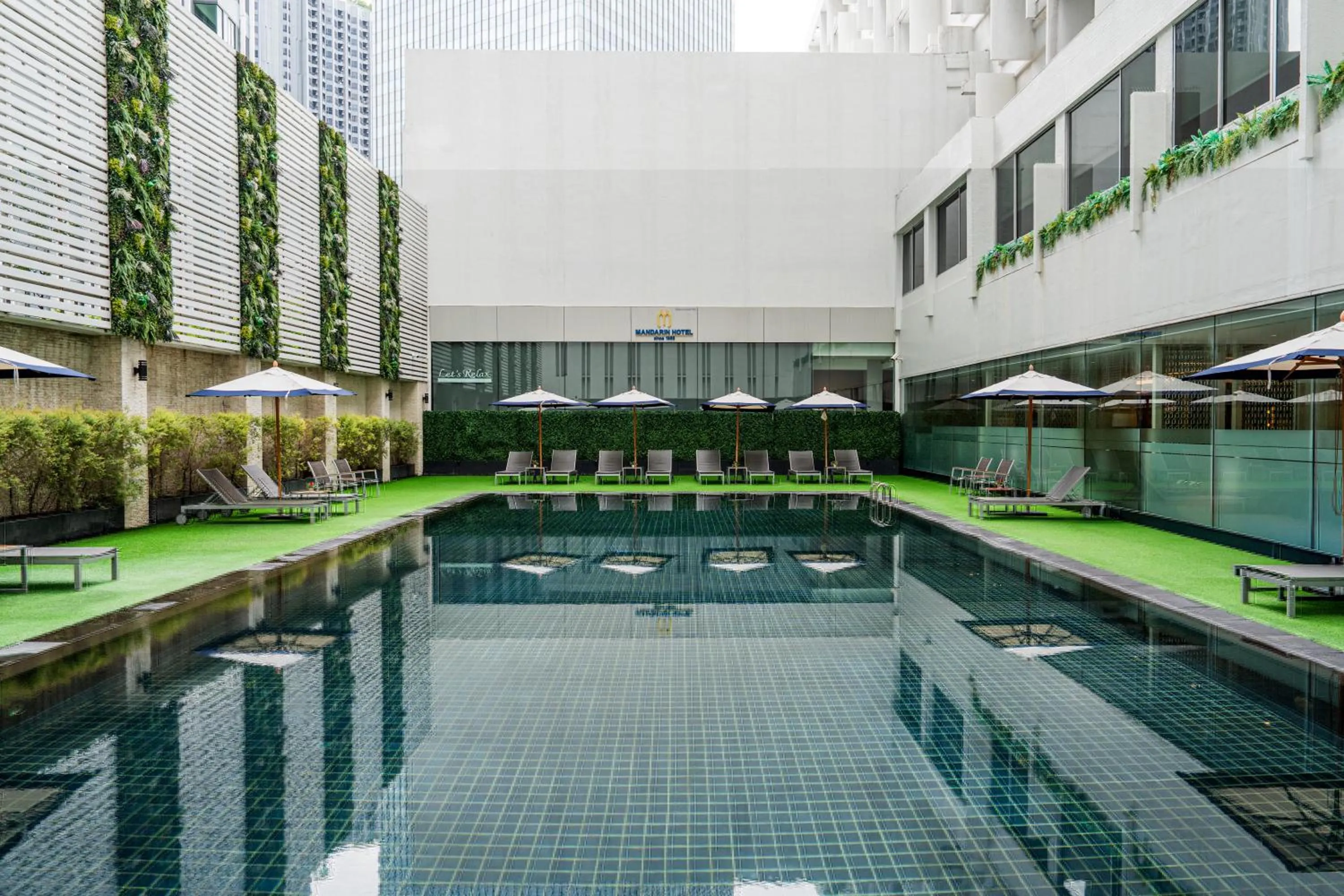 Swimming pool in Mandarin Hotel Managed by Centre Point