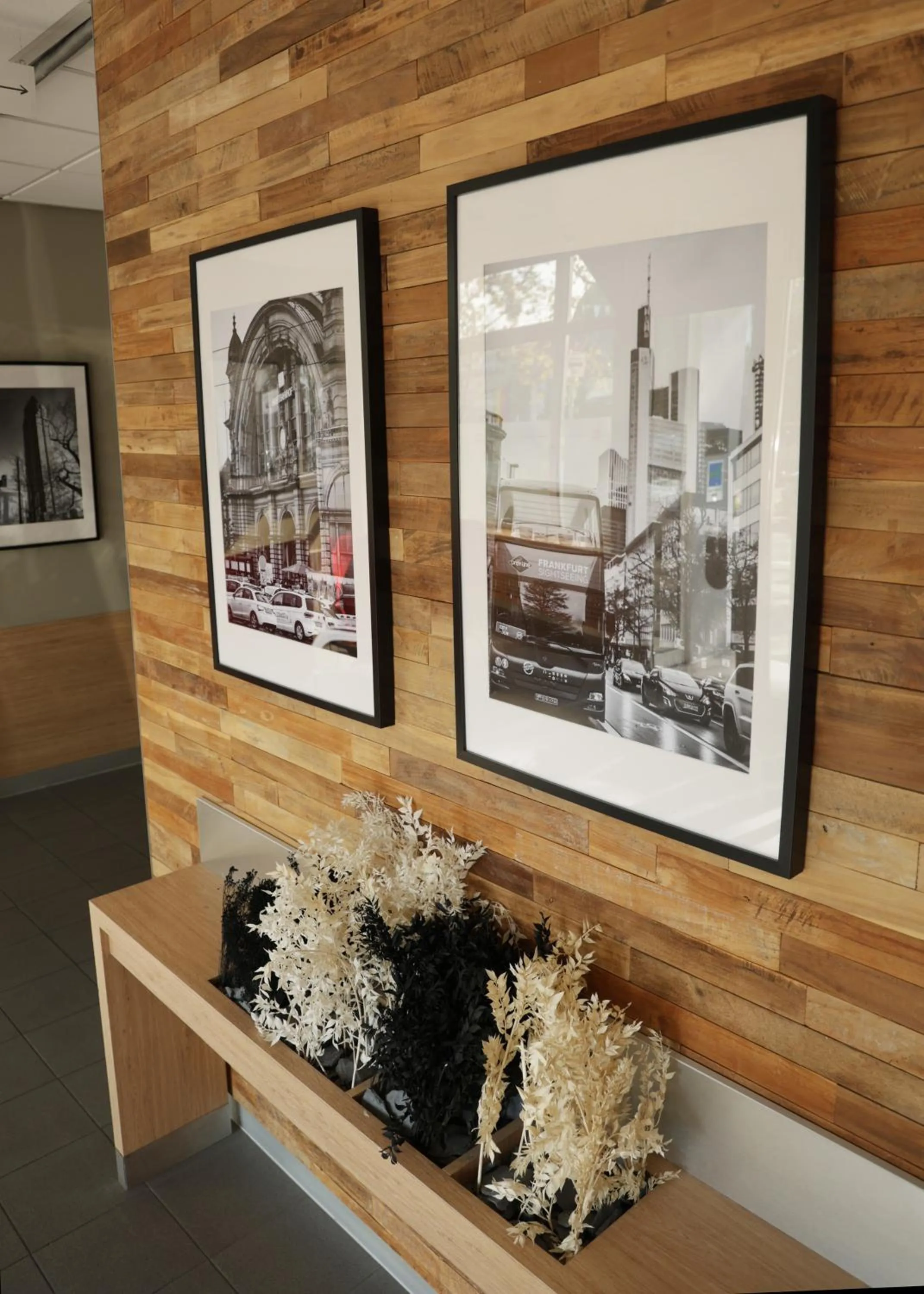 Lobby or reception in ibis Frankfurt Centrum