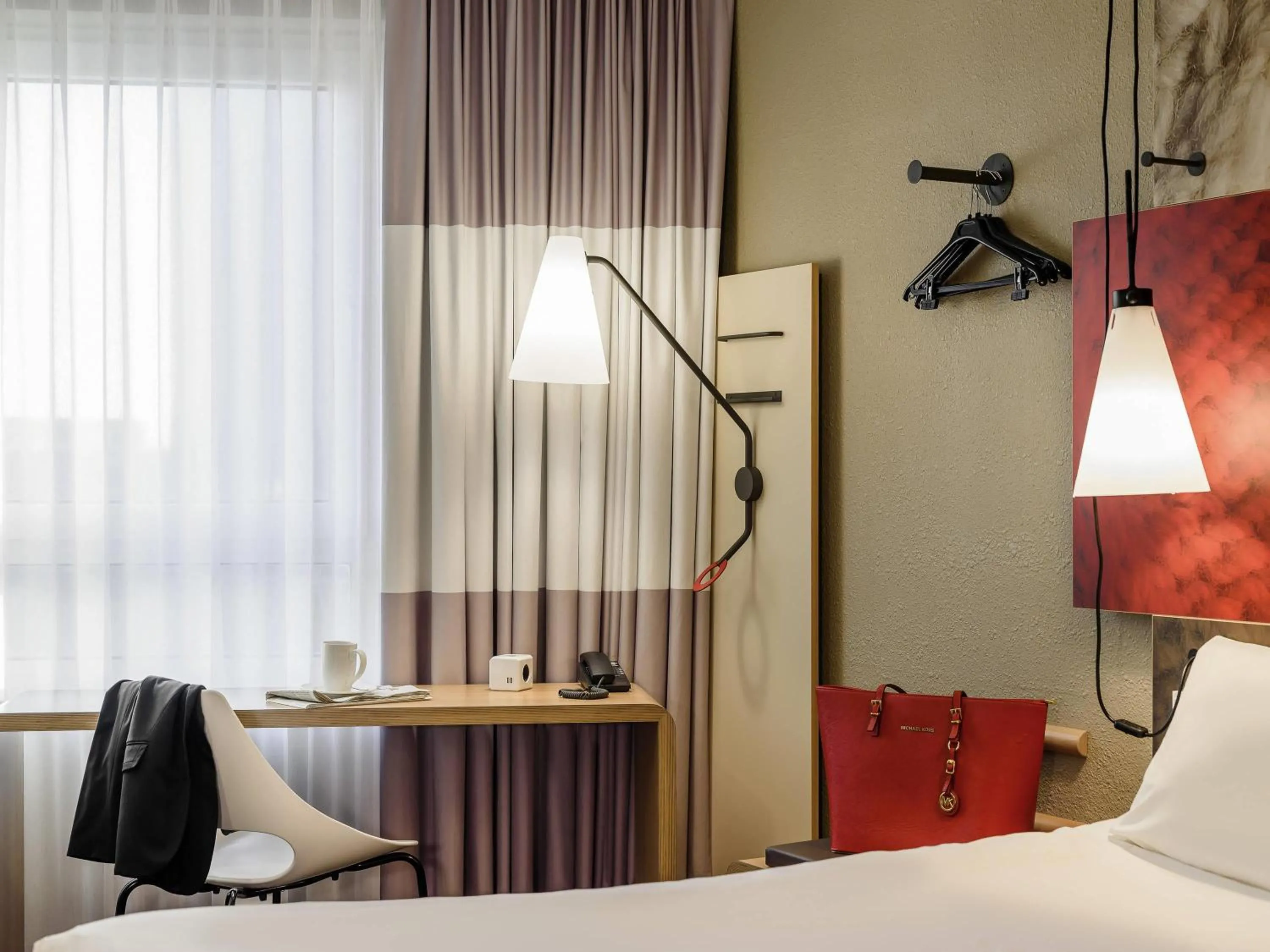 Bedroom, Bed in ibis Frankfurt Centrum