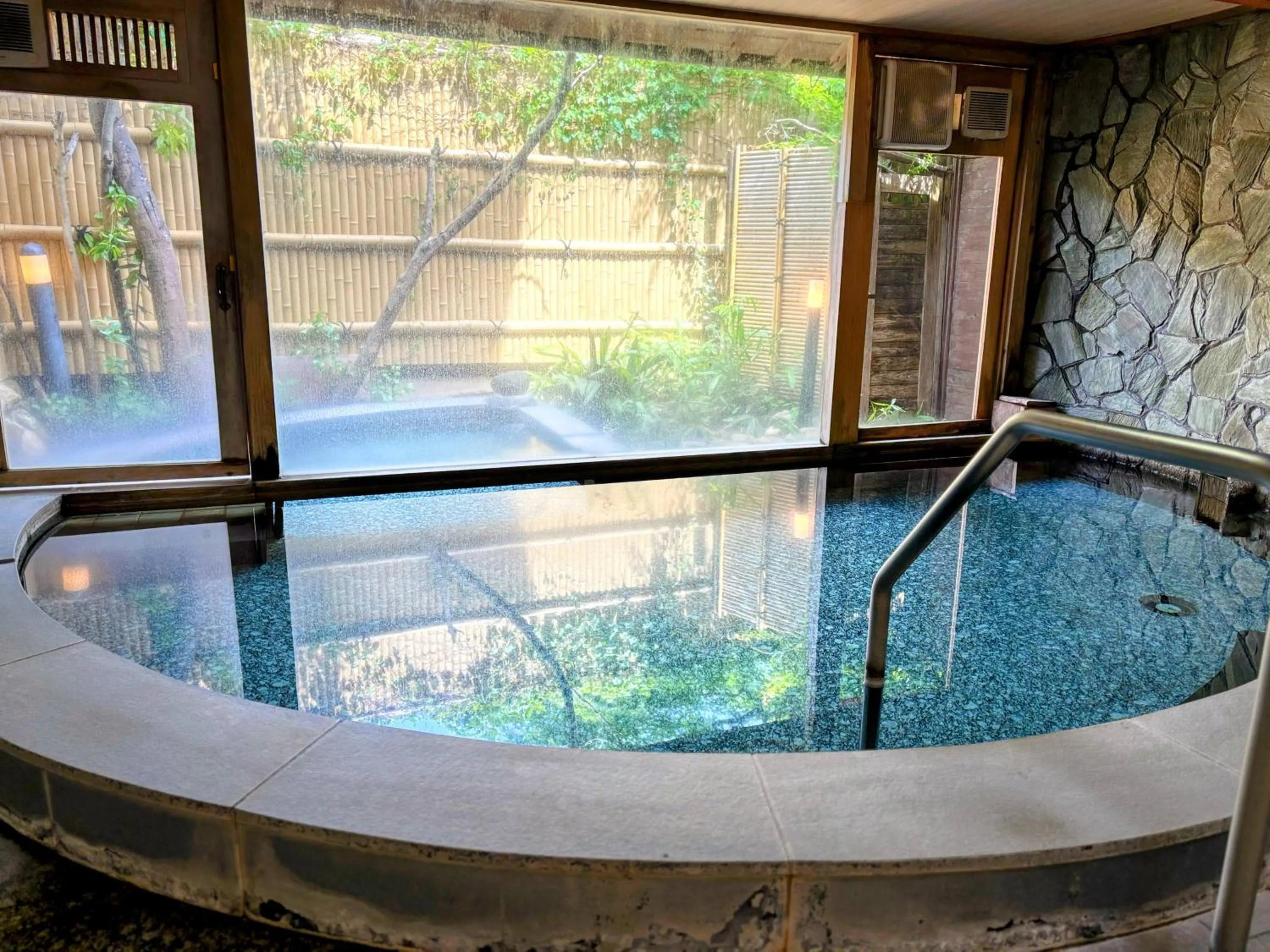 Public Bath in Yufuin Santoukan