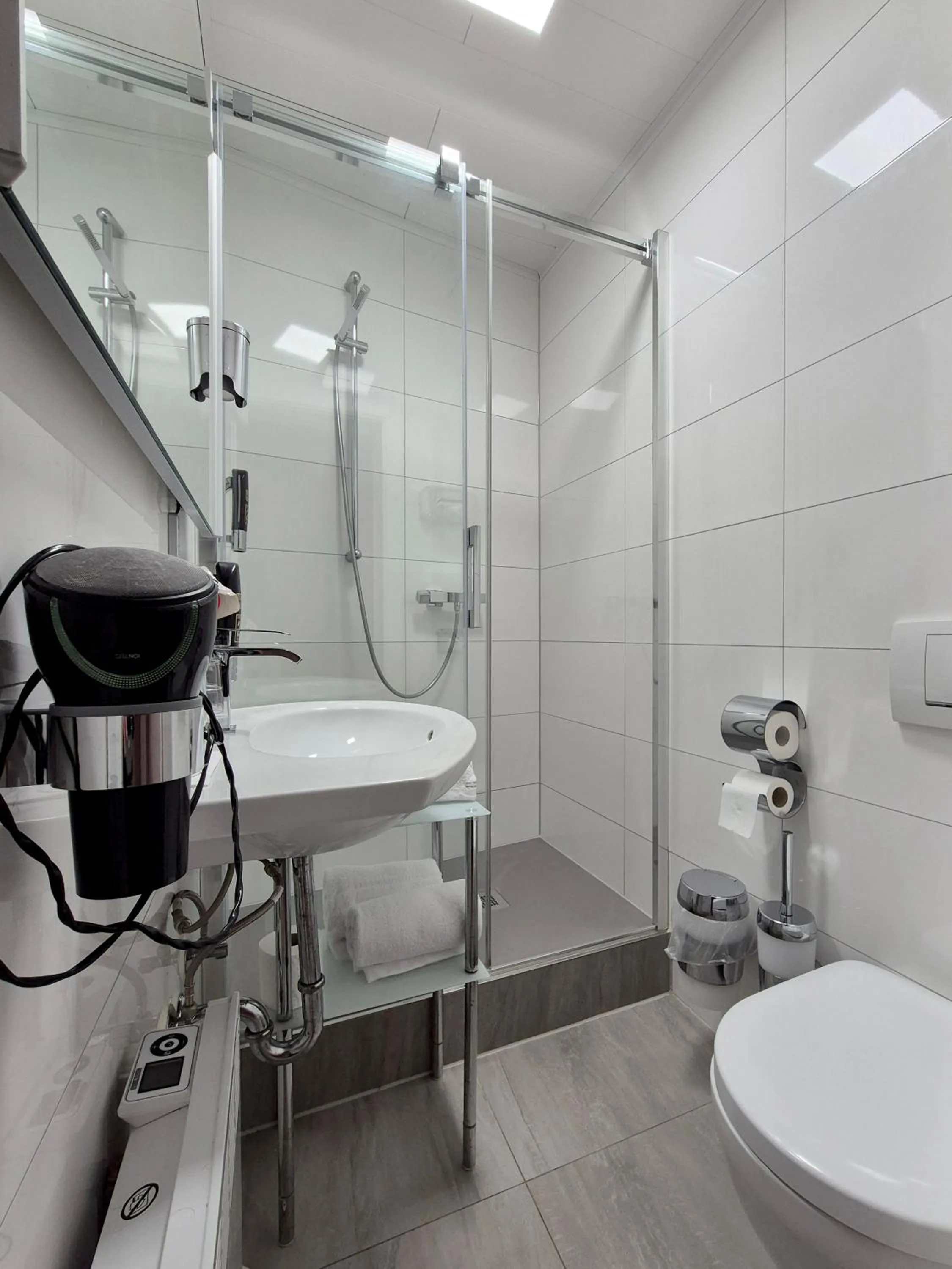 Shower in Hotel Mäuerle