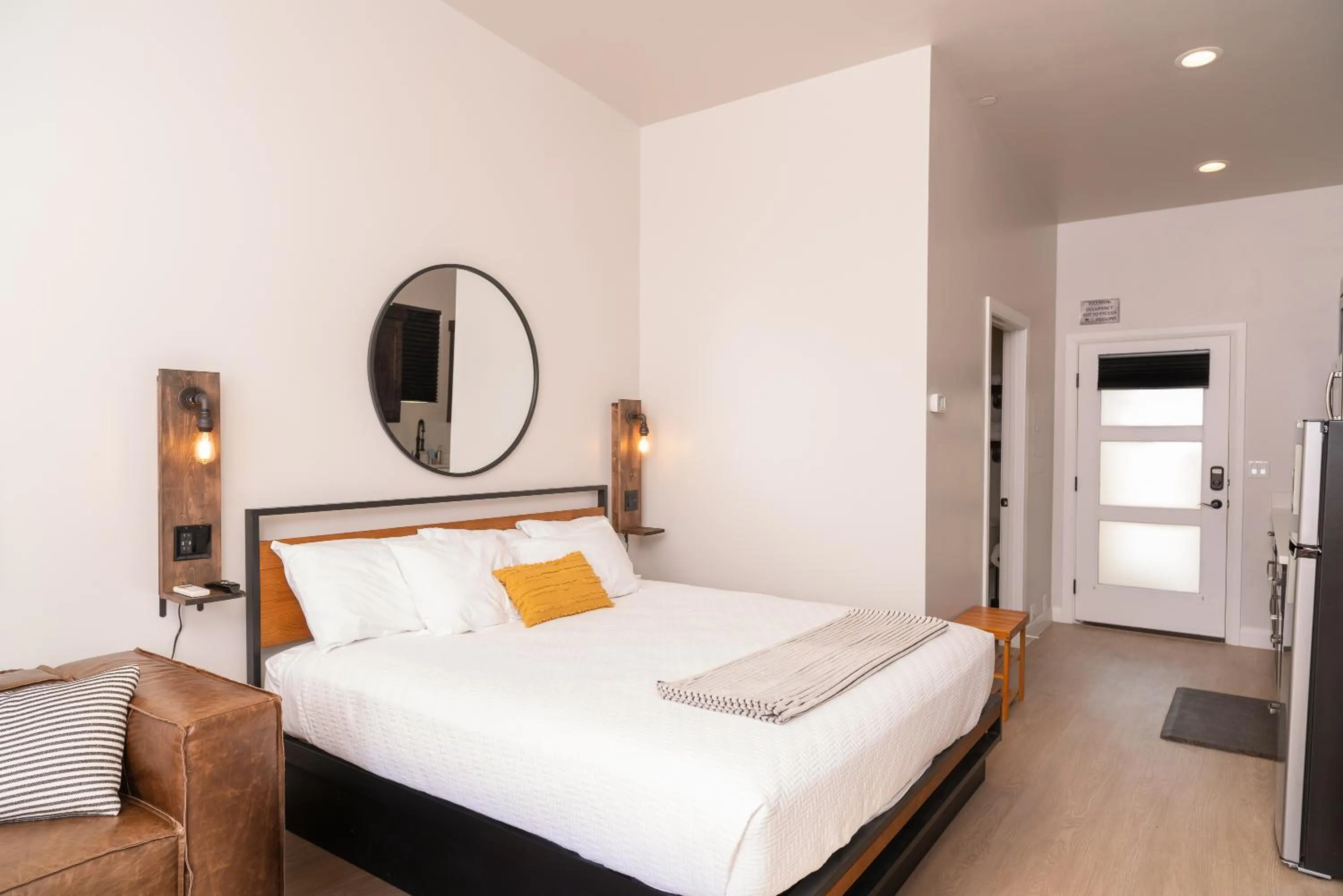 Bedroom, Bed in The Dwellings