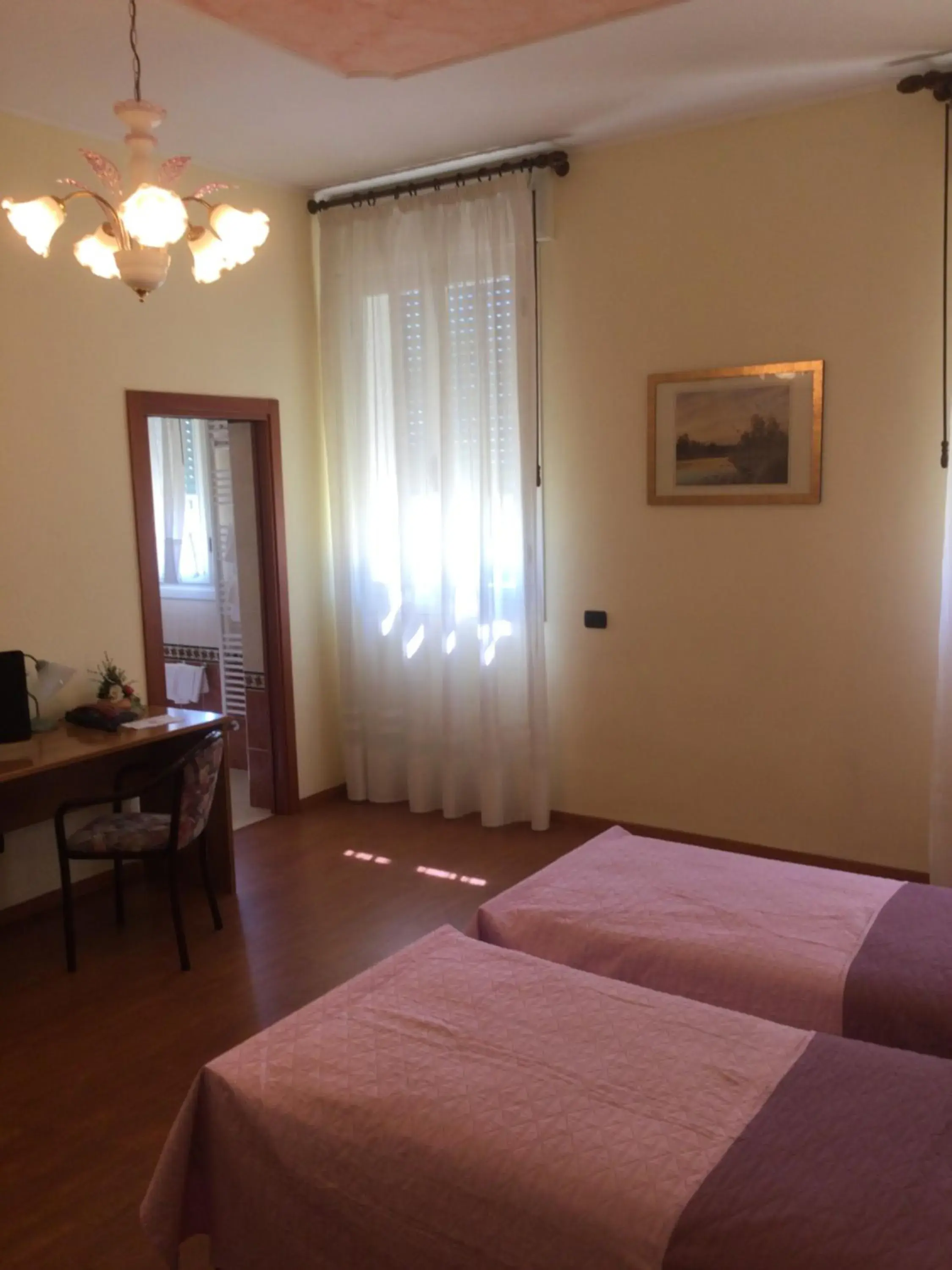 Large Twin Room in Villa Dei Dogi Large Twin Room in Villa Dei Dogi