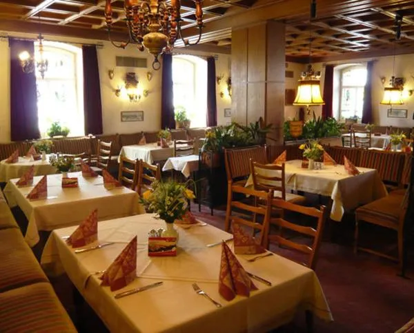Restaurant/places to eat in Hotel Strauss