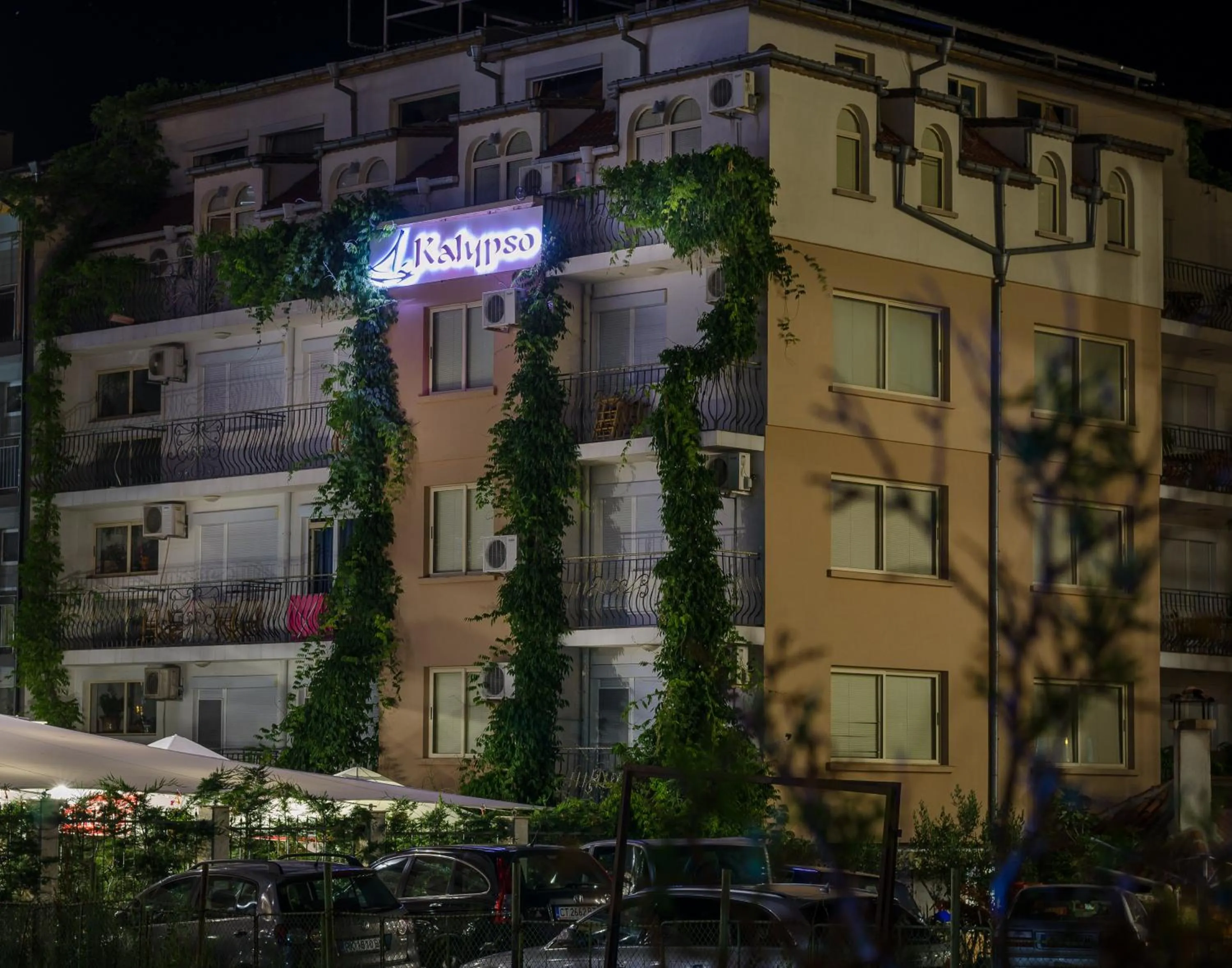 Facade/entrance in Kalypso Hotel