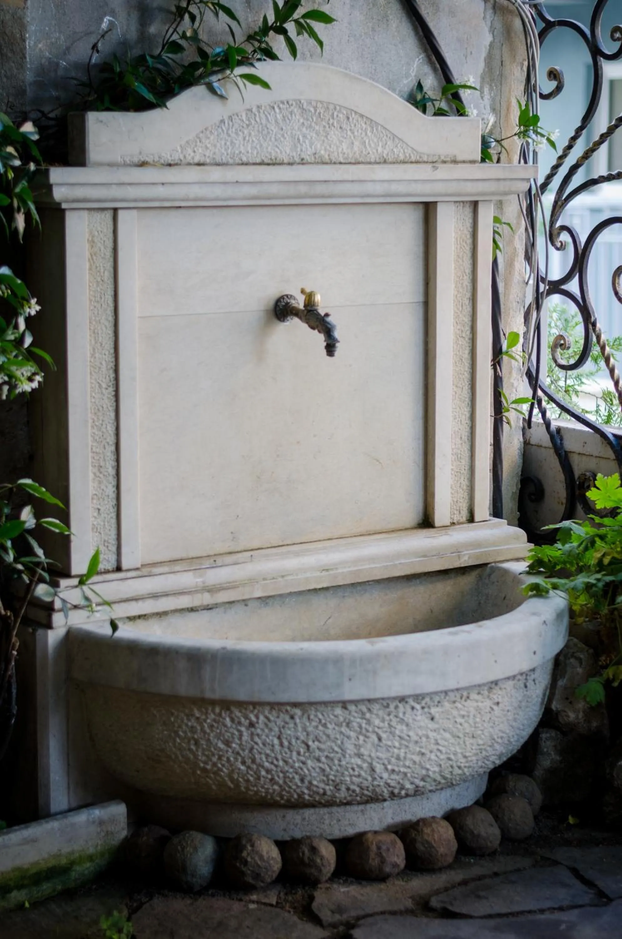 Decorative detail in Kalypso Hotel