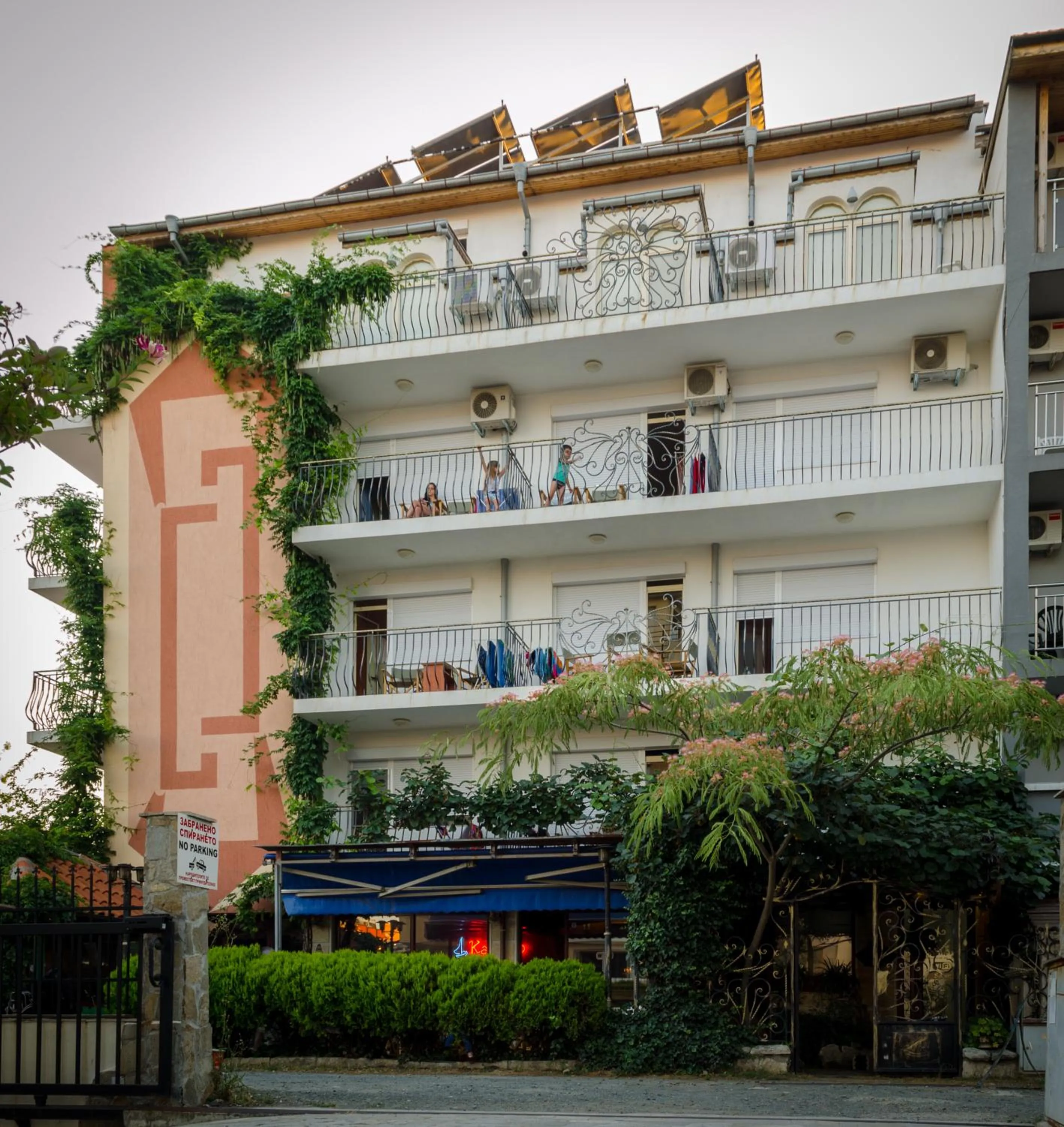 Facade/entrance in Kalypso Hotel