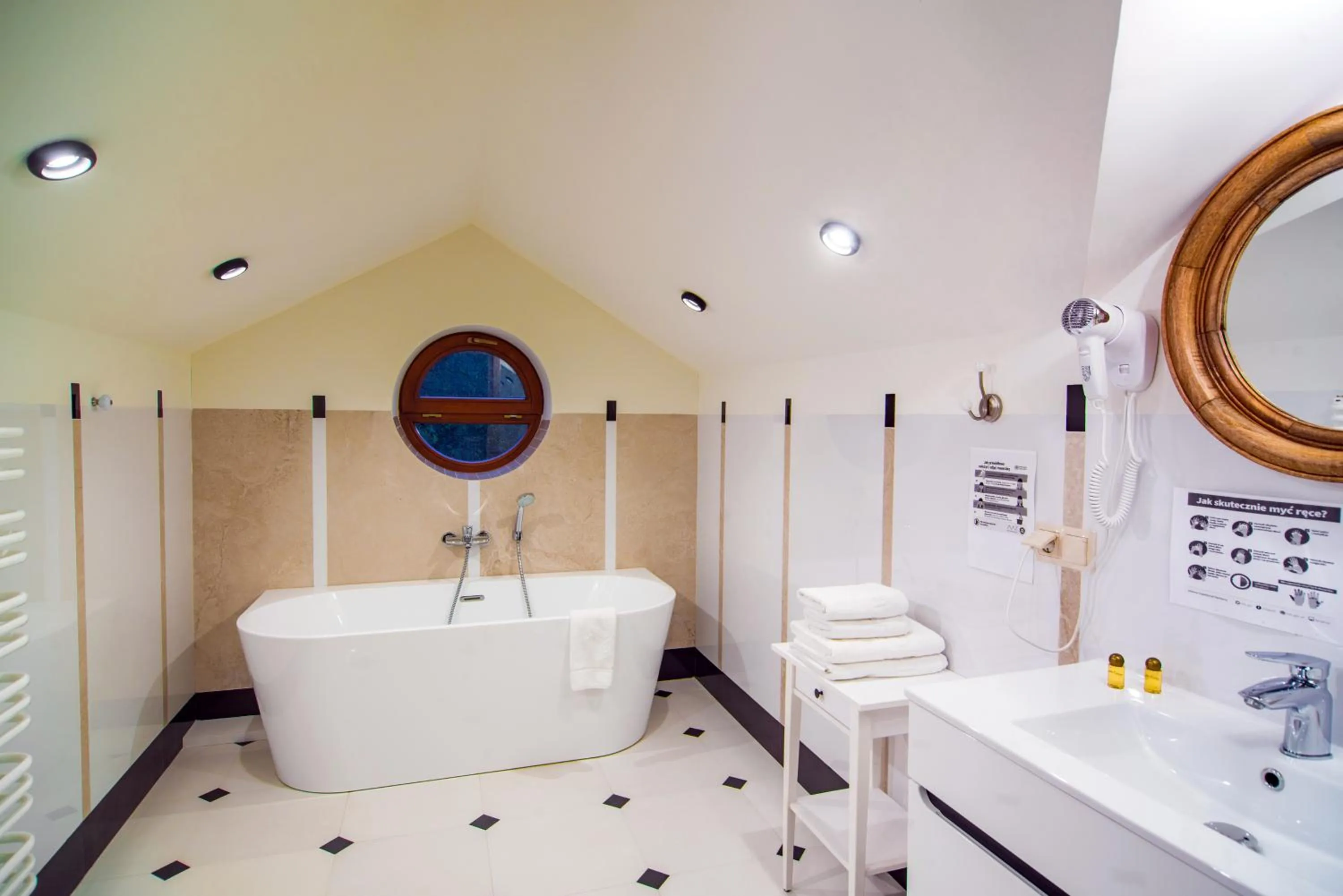 Bathroom in Hotel Dwa Księżyce