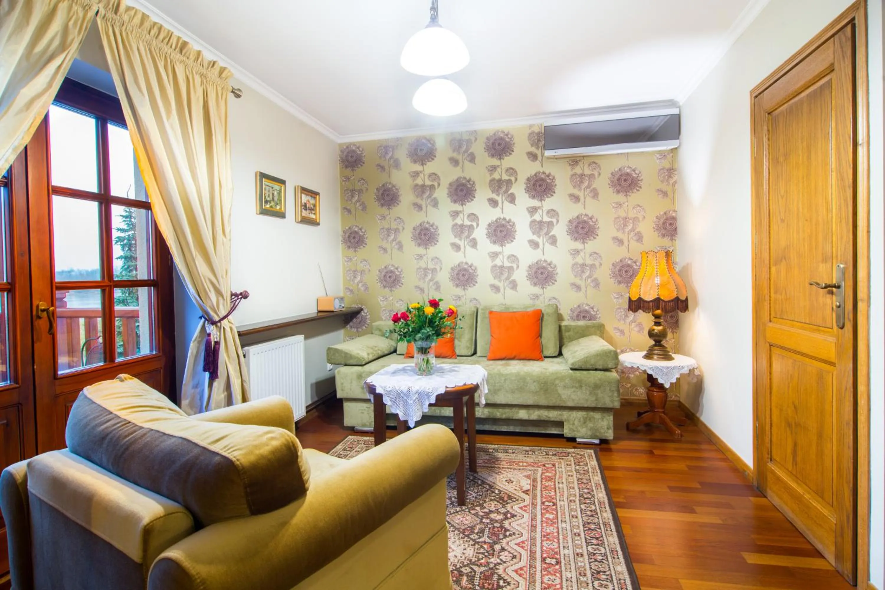 Living room, Bed in Hotel Dwa Księżyce