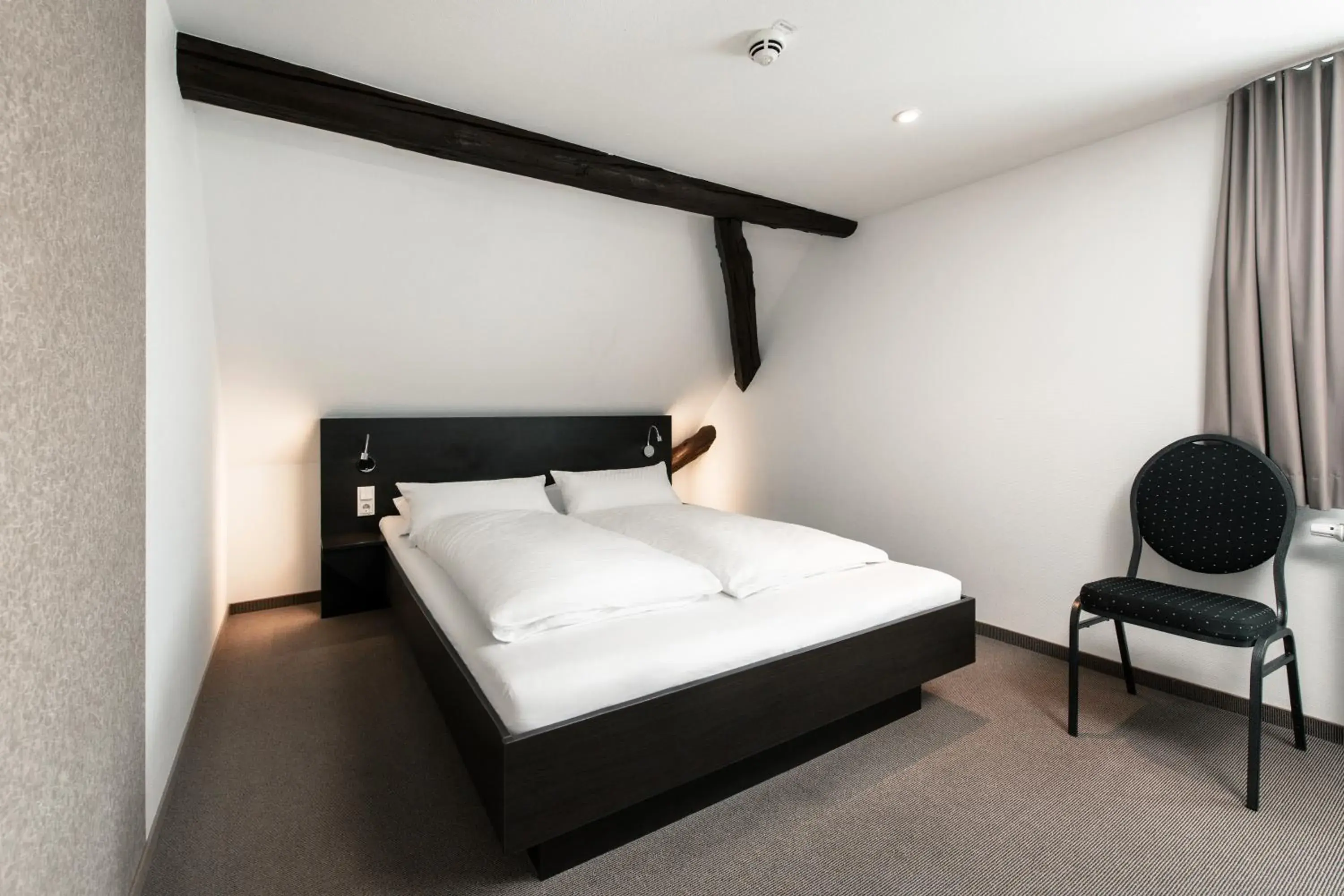 Superior Double Room - single occupancy in Hotel & Restaurant Ochsen Merklingen Superior Double Room - single occupancy in Hotel & Restaurant Ochsen Merklingen