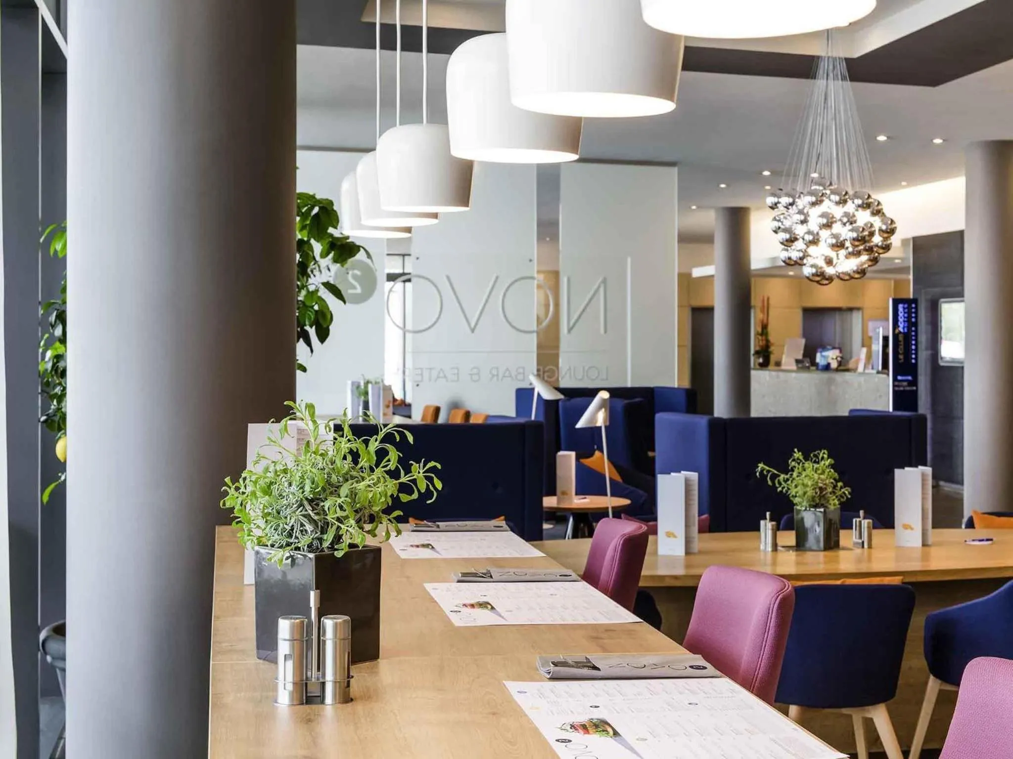 Lounge or bar in Novotel München Messe