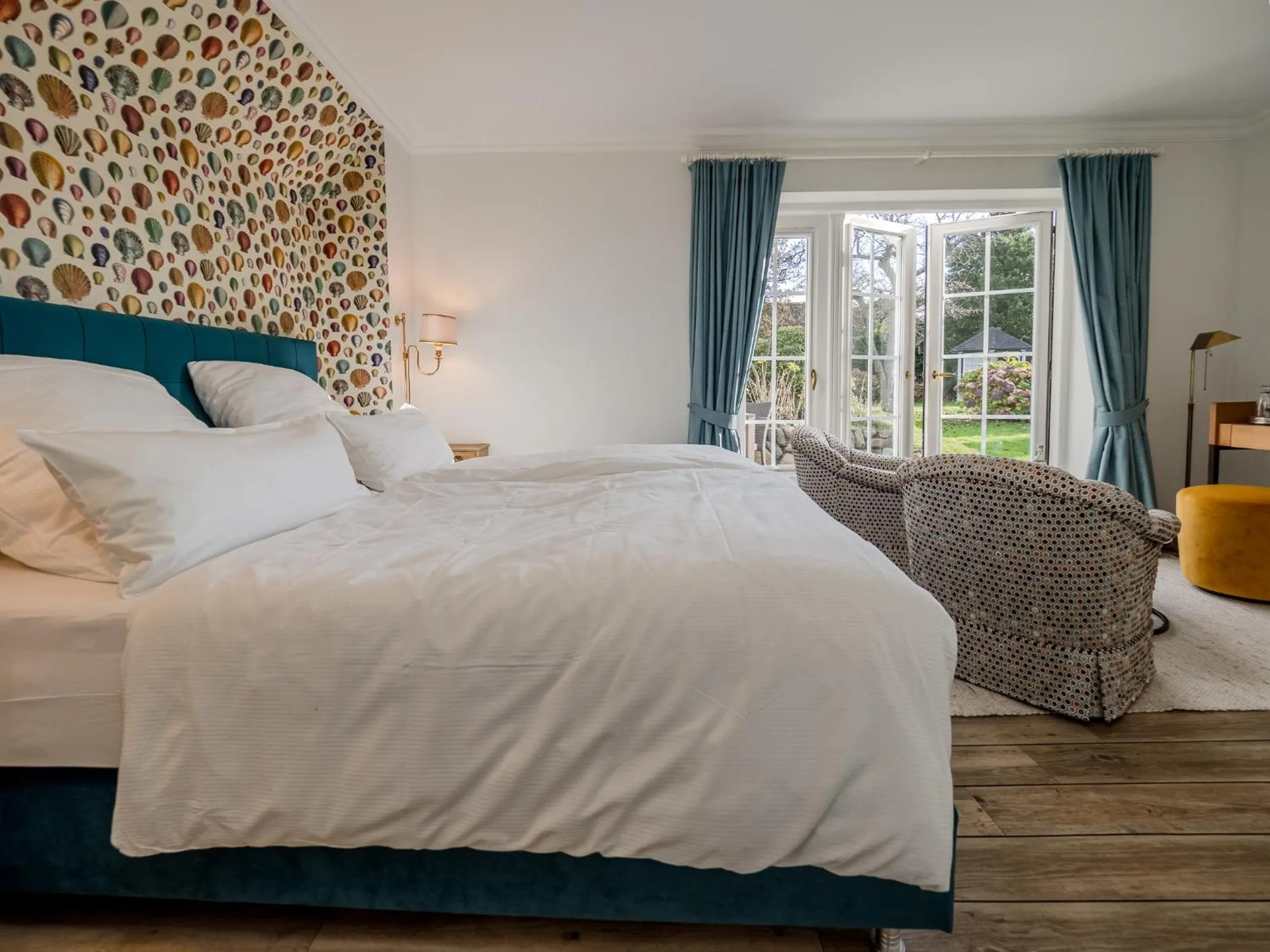 Photo of the whole room, Bed in Boutiquehotel Seiler Hof Keitum