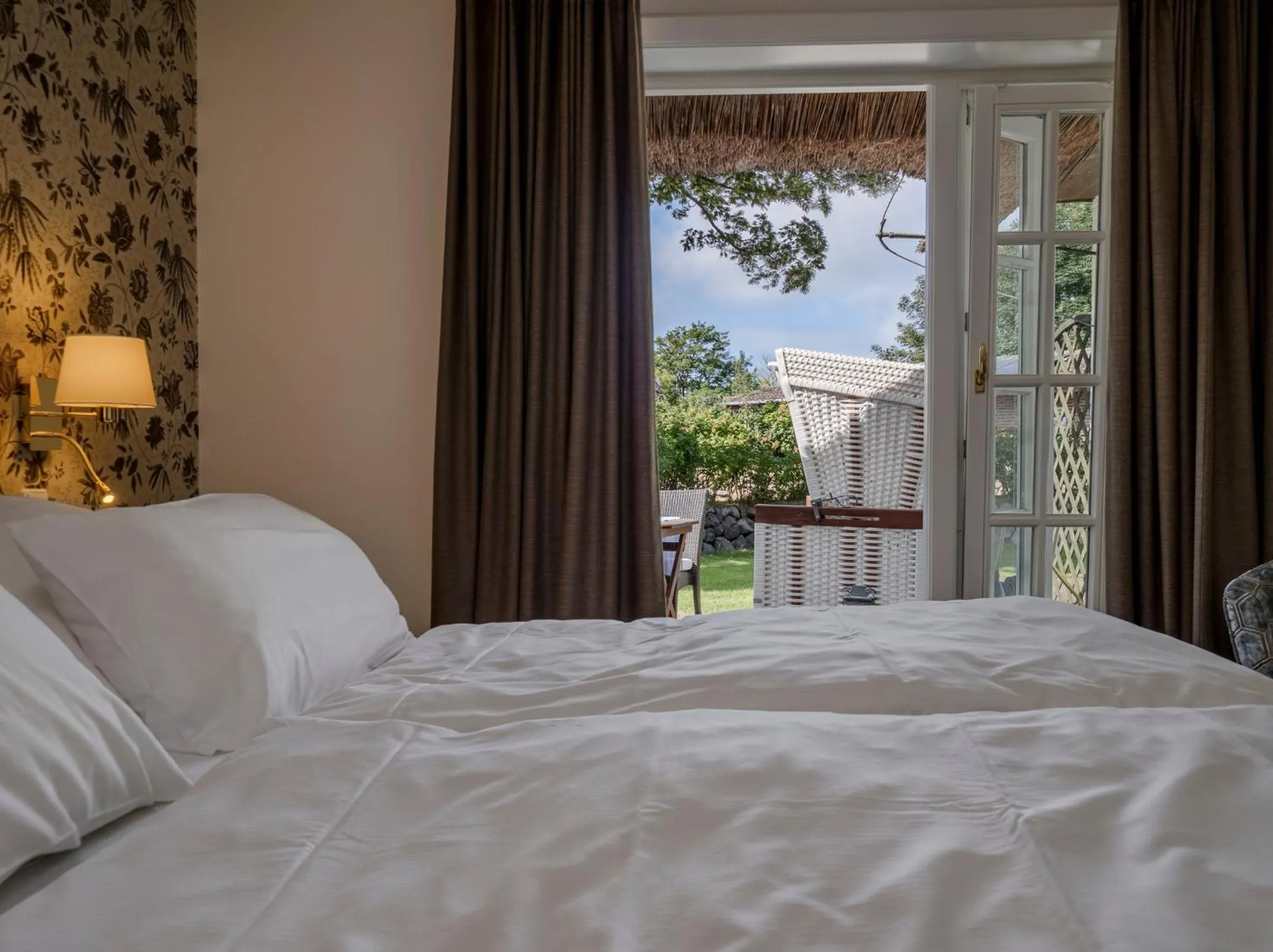 Photo of the whole room, Bed in Boutiquehotel Seiler Hof Keitum