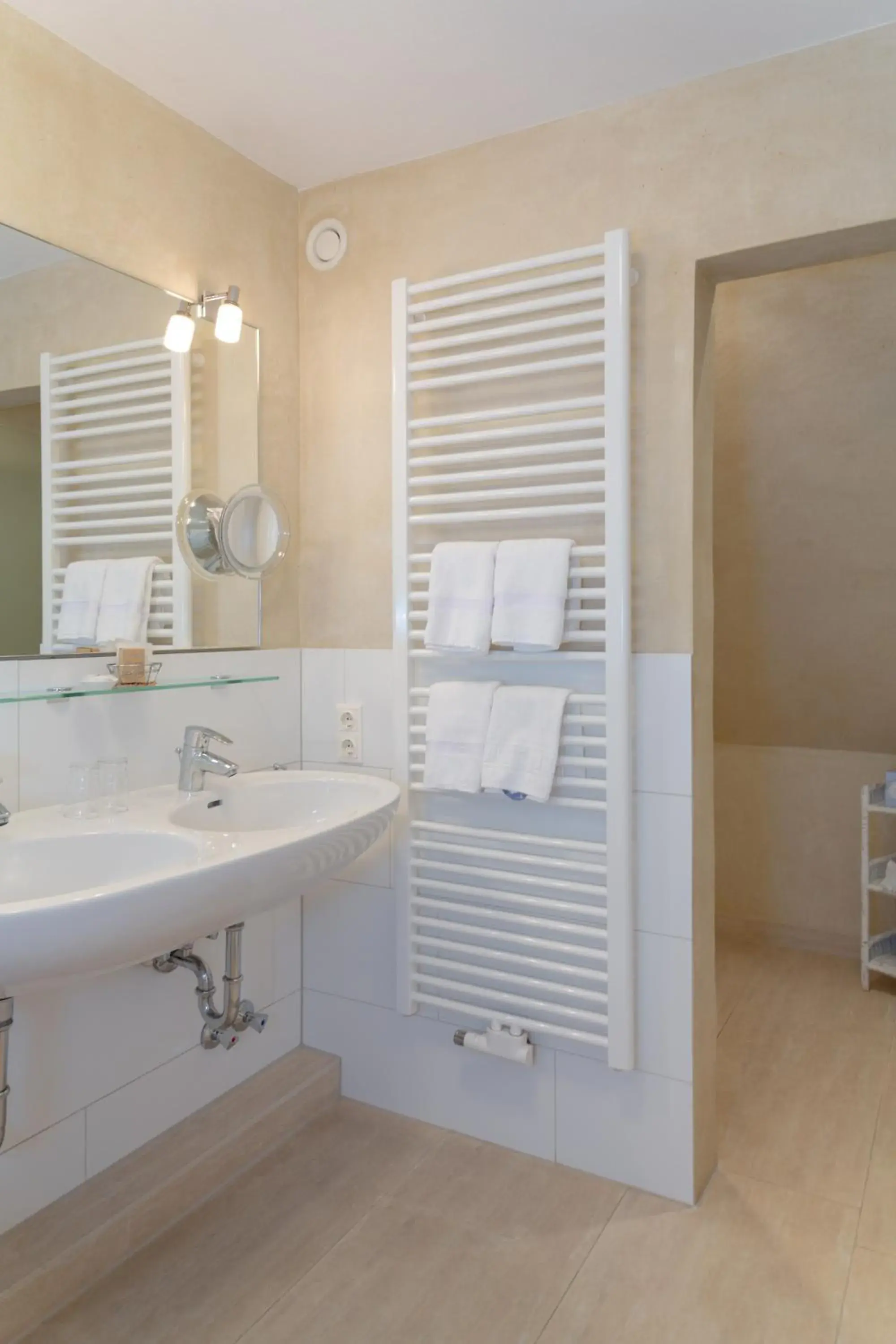 Comfort Double Room Upper Floor in Boutiquehotel Seiler Hof Keitum Comfort Double Room Upper Floor in Boutiquehotel Seiler Hof Keitum