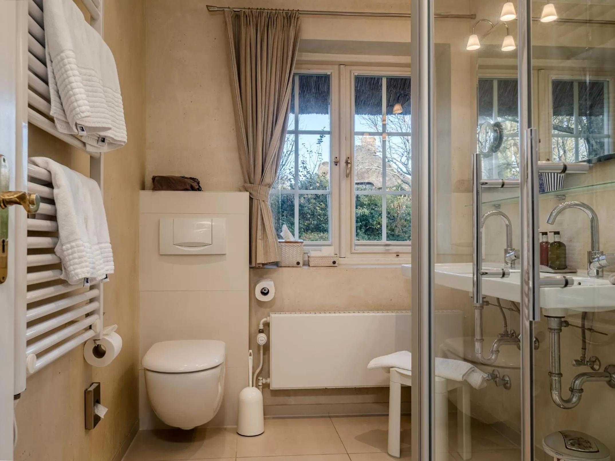 Bathroom in Boutiquehotel Seiler Hof Keitum