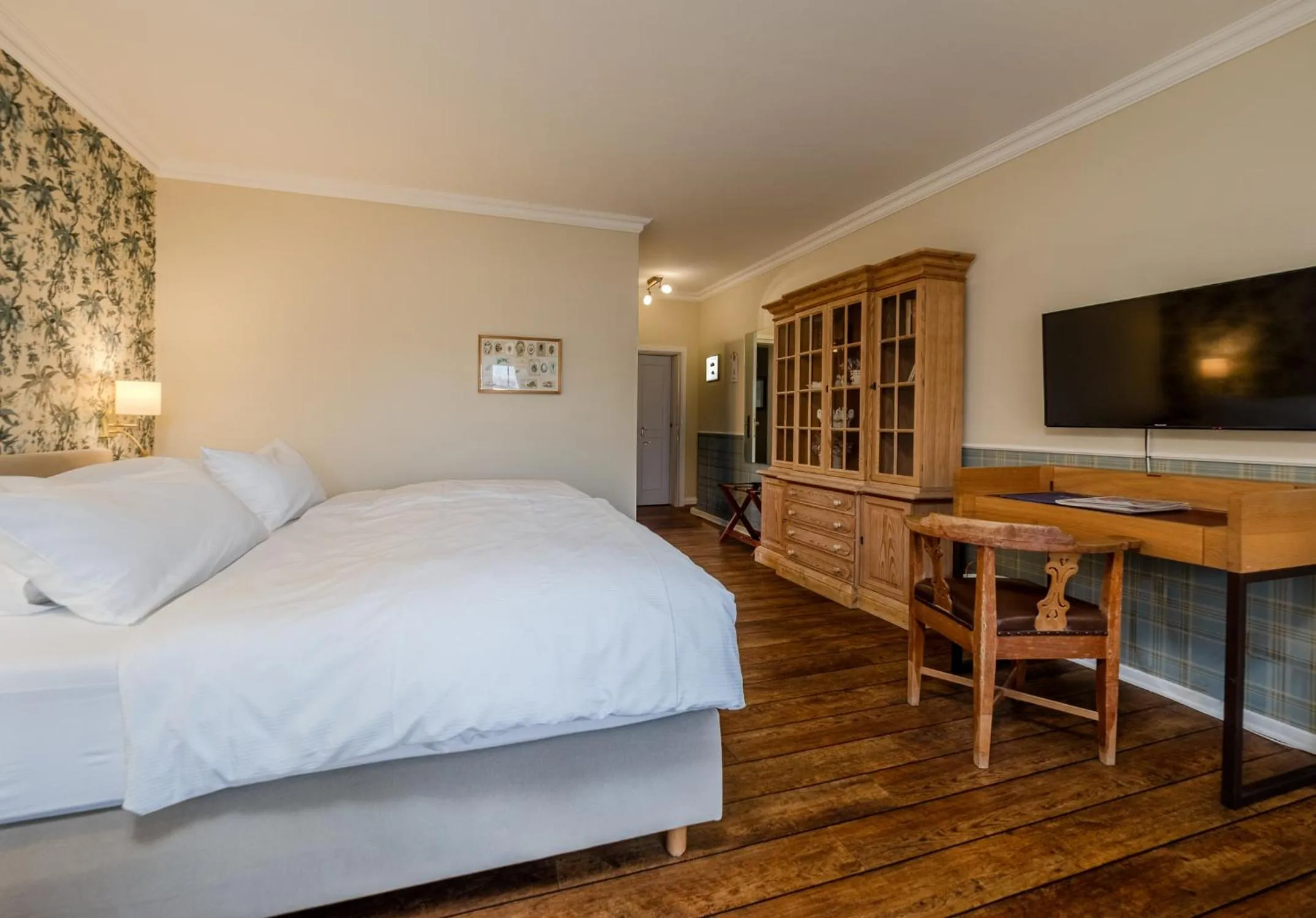 Photo of the whole room, Bed in Boutiquehotel Seiler Hof Keitum