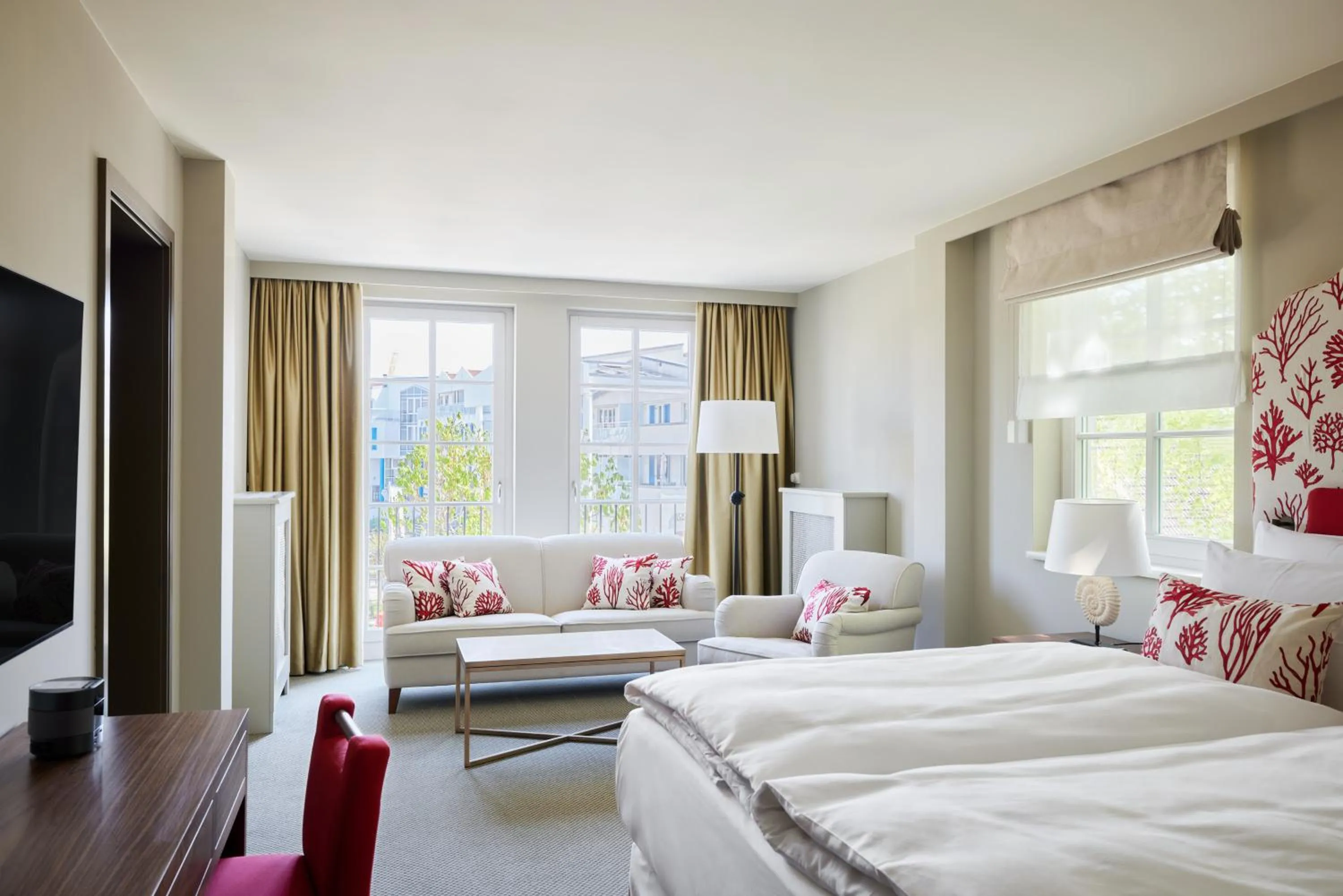 Bedroom, Bed in Strandhotel Zingst