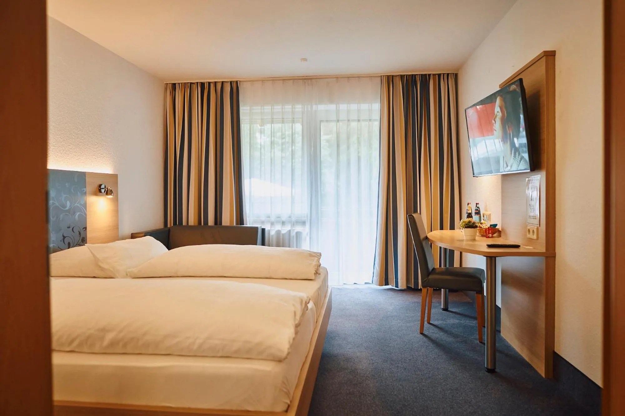 Photo of the whole room, Bed in Hotel Hirt