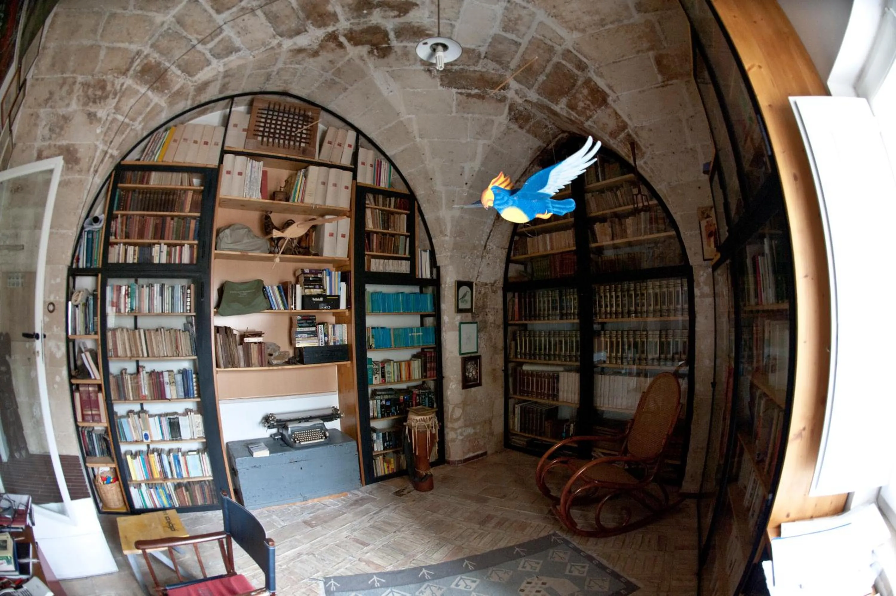 Library in B&B En Suite