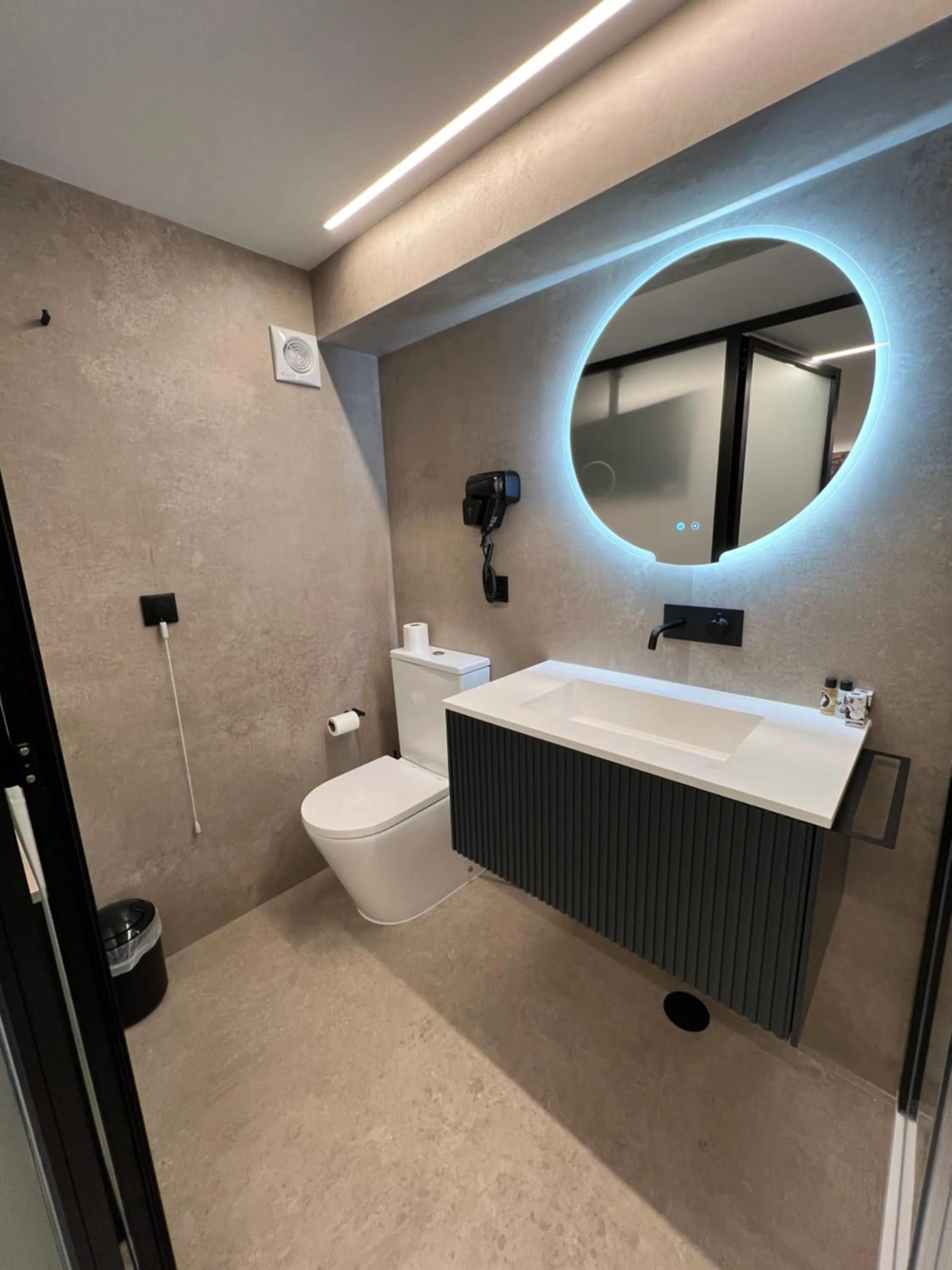 Shower in Dom João Glamour Hotel