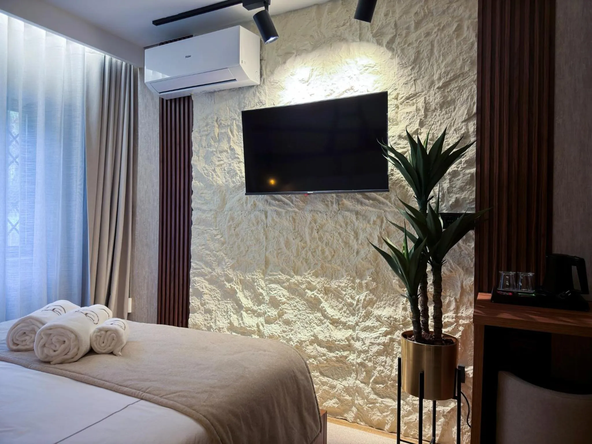 TV and multimedia, Bed in Dom João Glamour Hotel