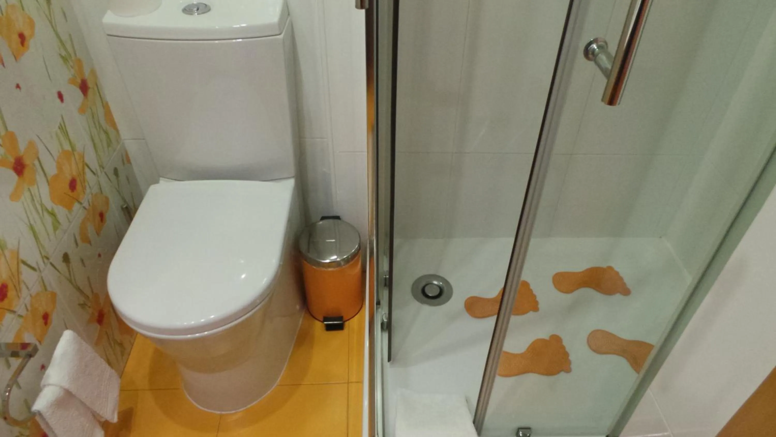 Bathroom in Dom João Glamour Hotel