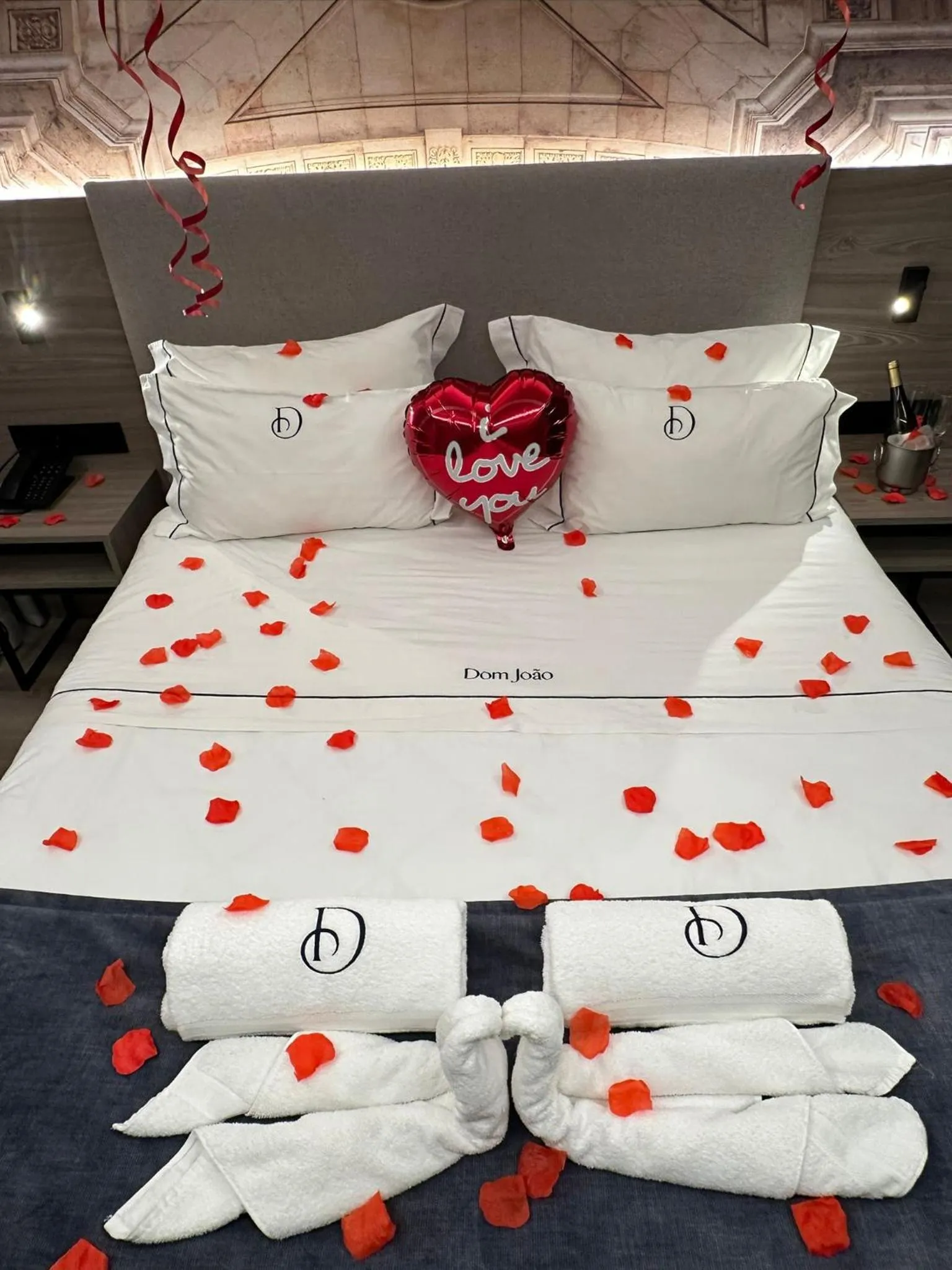 room service, Bed in Dom João Glamour Hotel