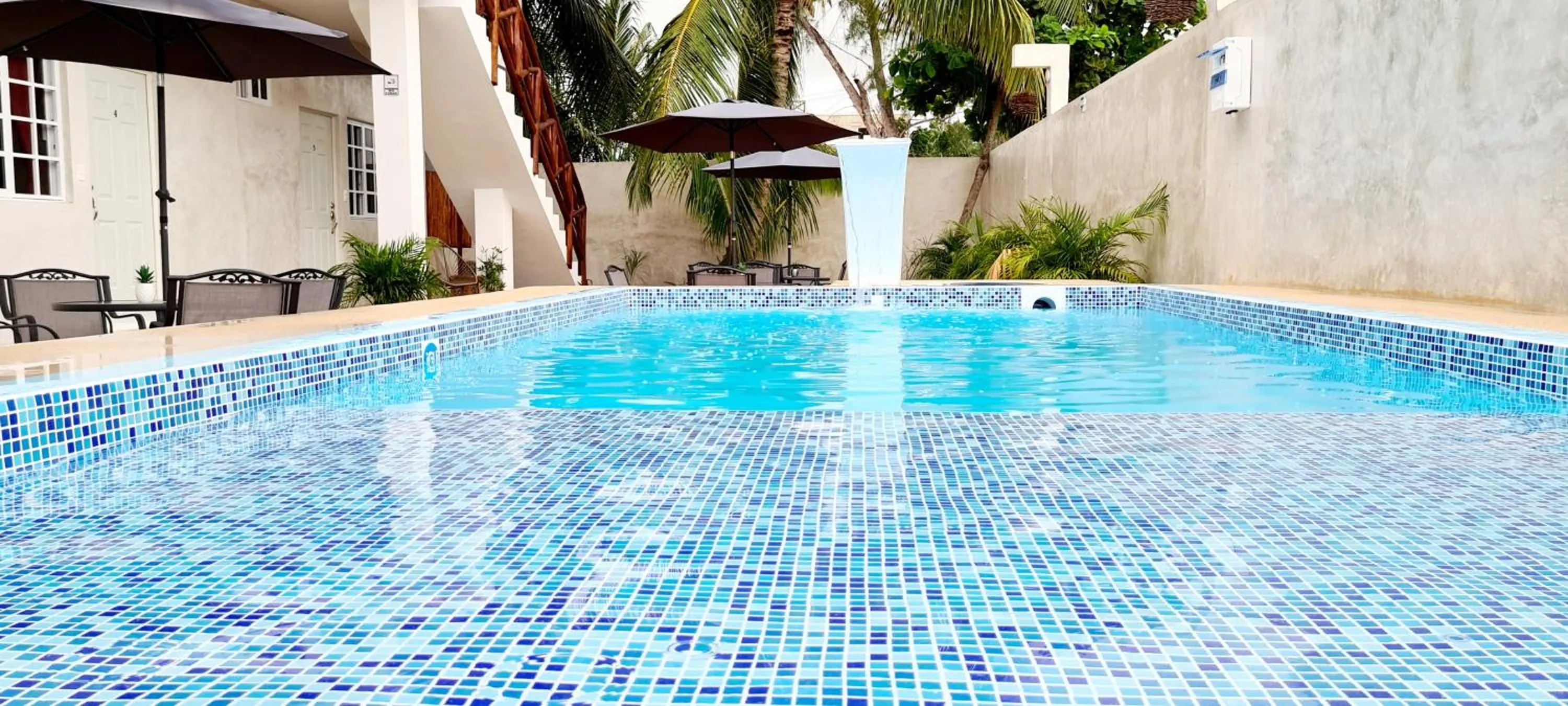 Swimming pool in Casa Chujuk by Spirit Group