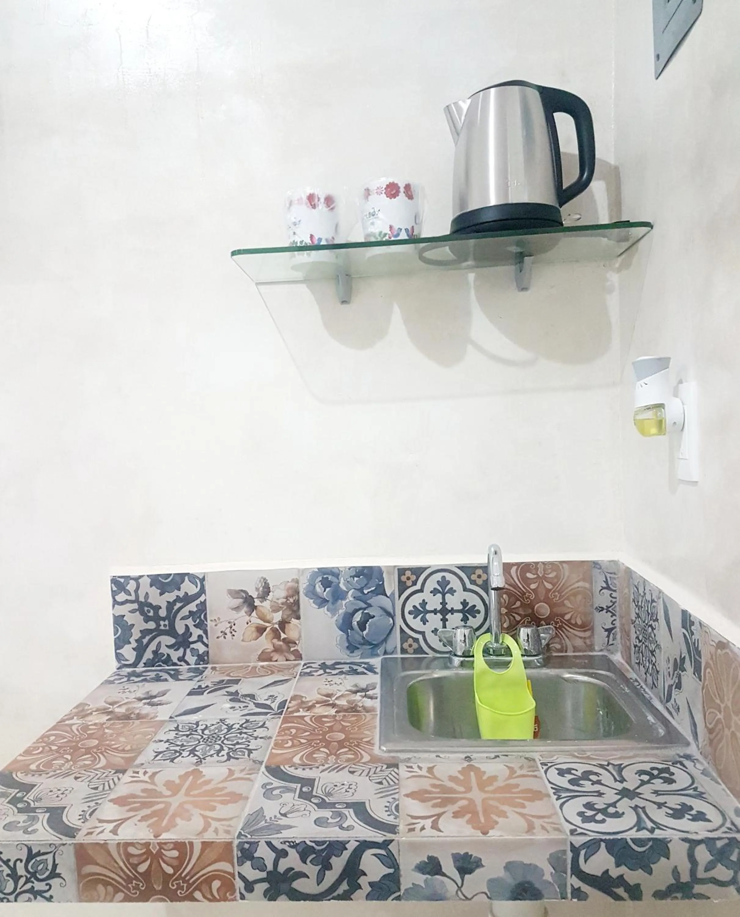 Coffee/tea facilities in Casa Chujuk by Spirit Group