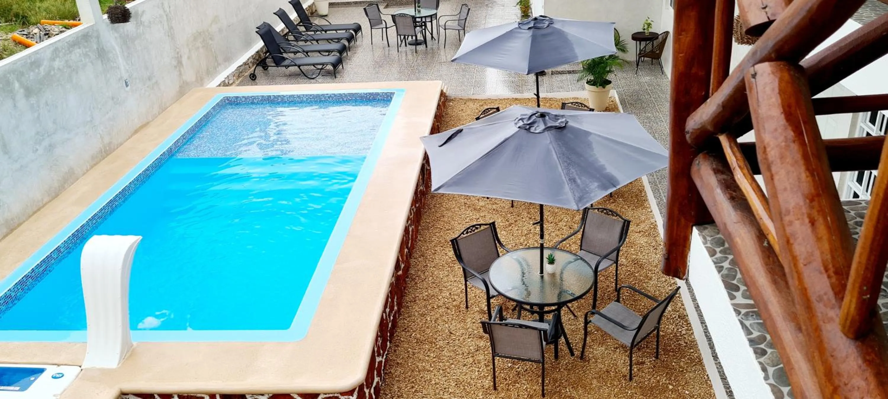 Swimming pool in Casa Chujuk by Spirit Group