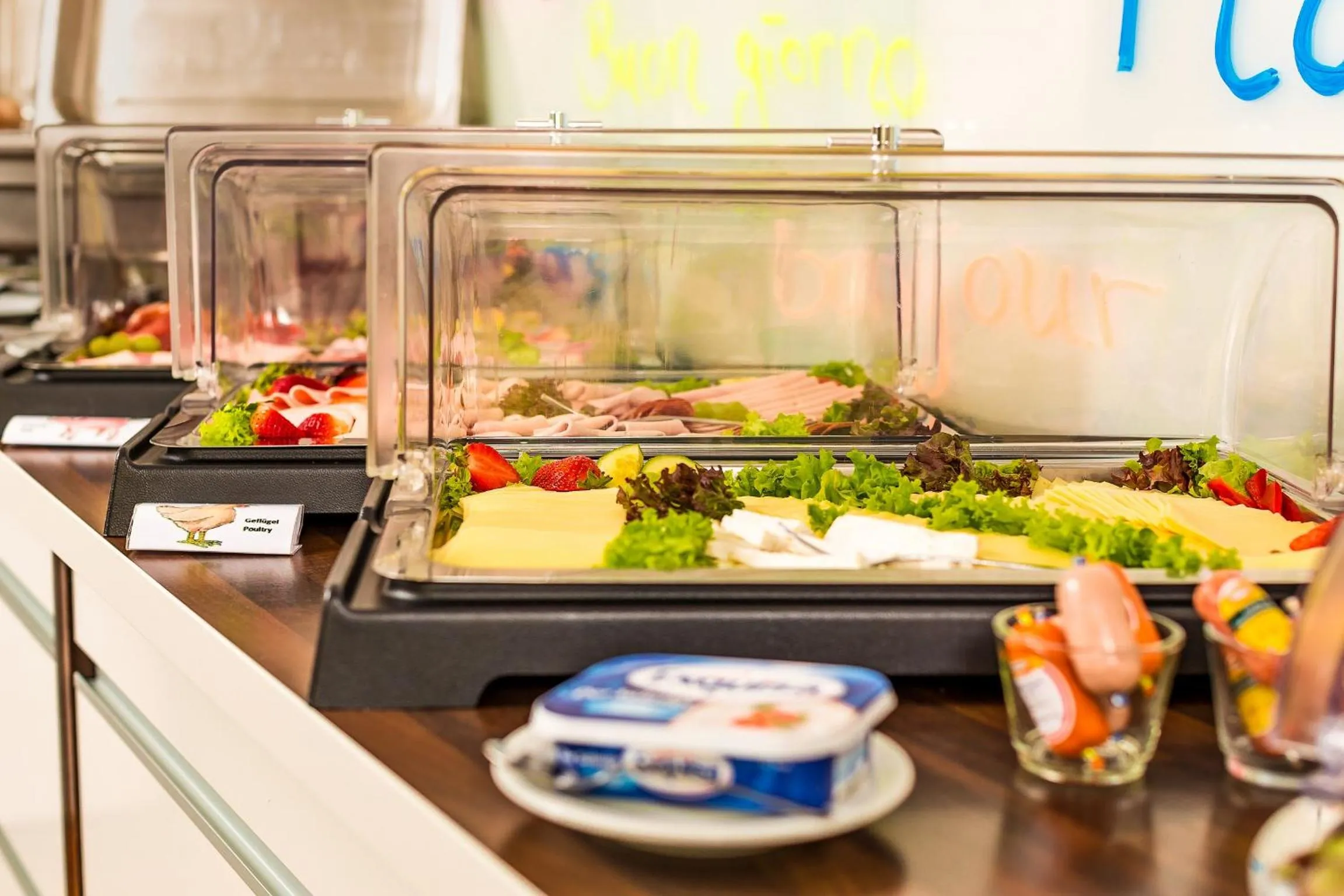 Breakfast, Food in Alecsa Hotel am Olympiastadion