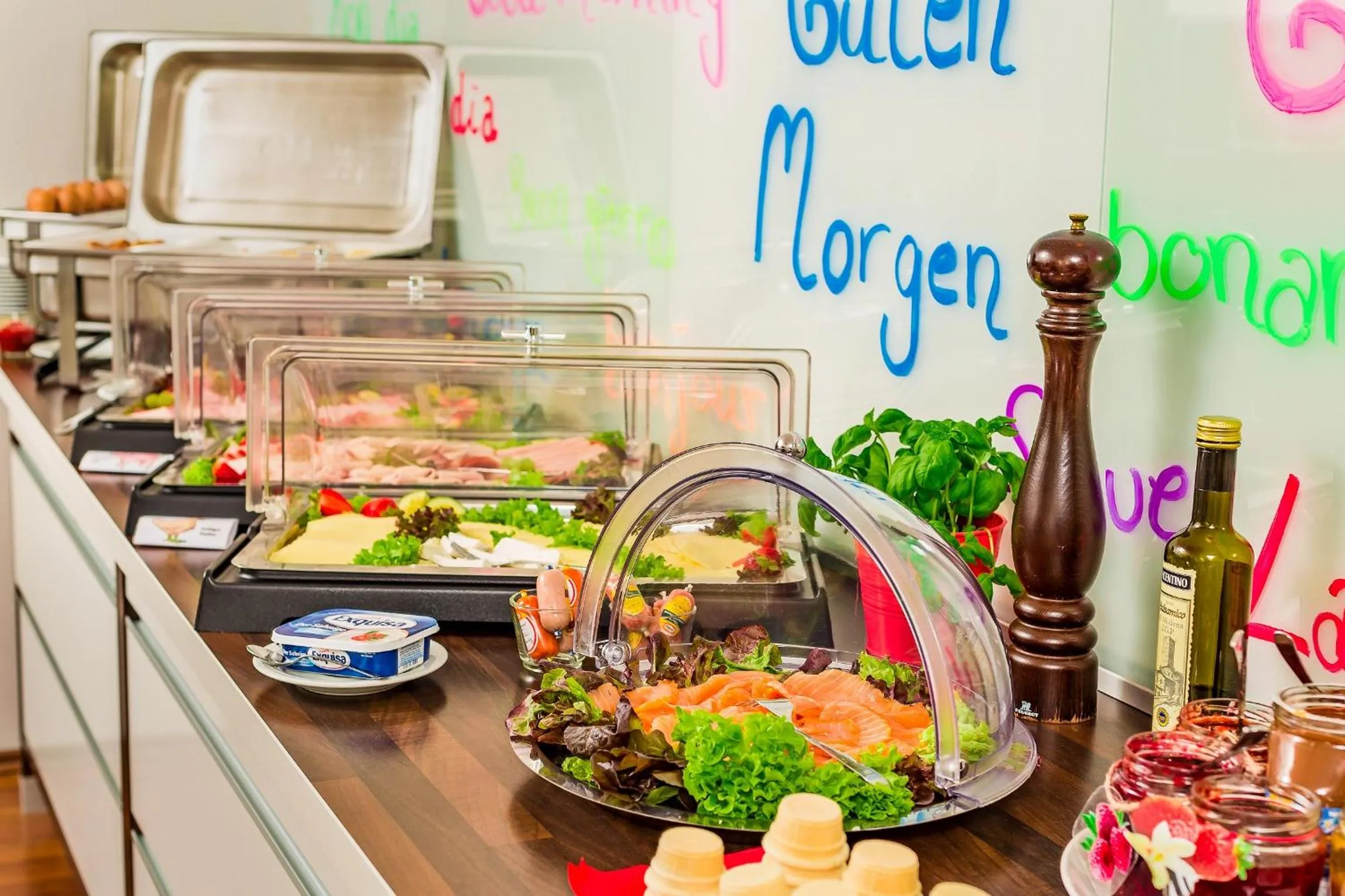 Buffet breakfast, Food in Alecsa Hotel am Olympiastadion