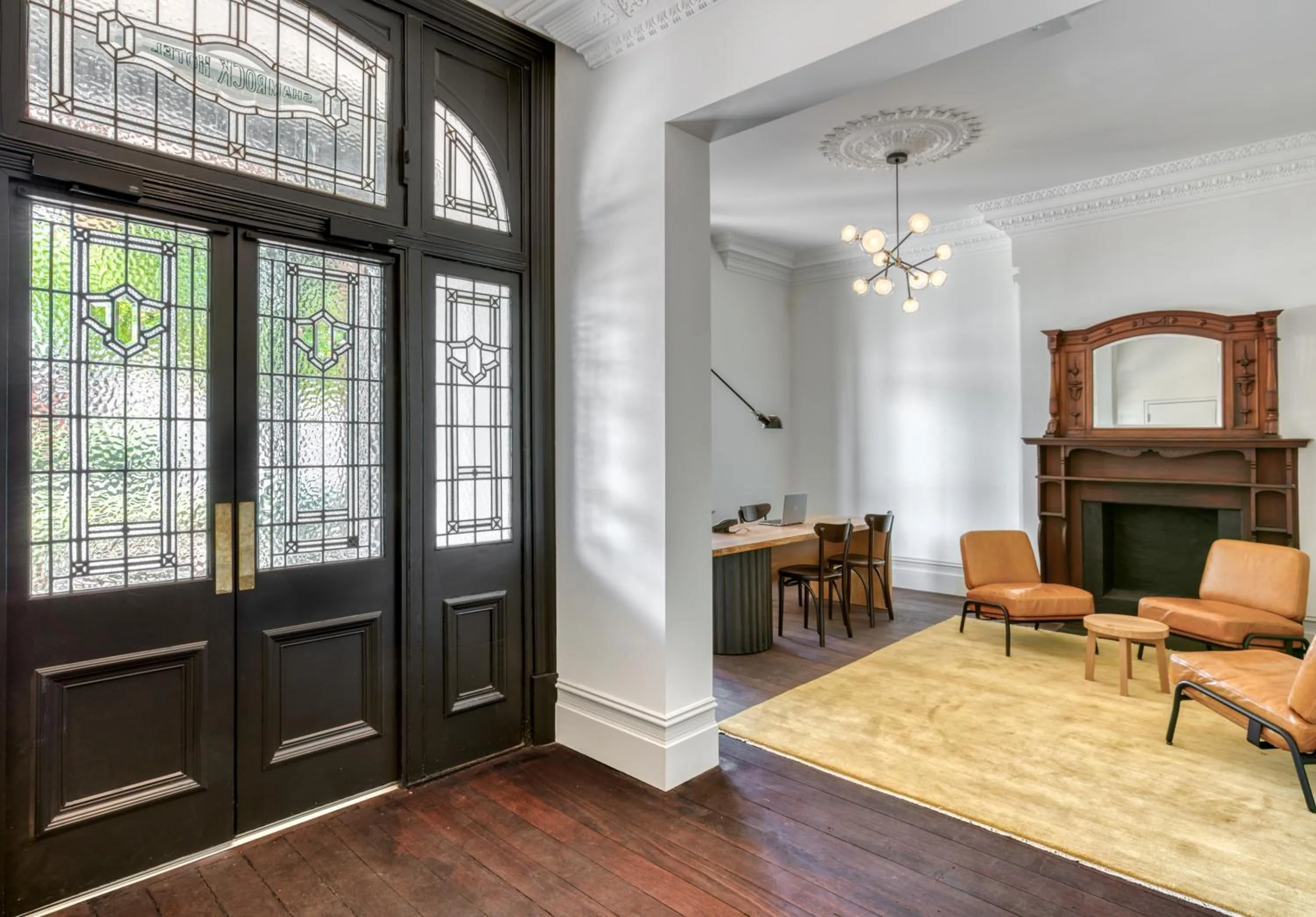 Facade/entrance in Farmers Home Hotel