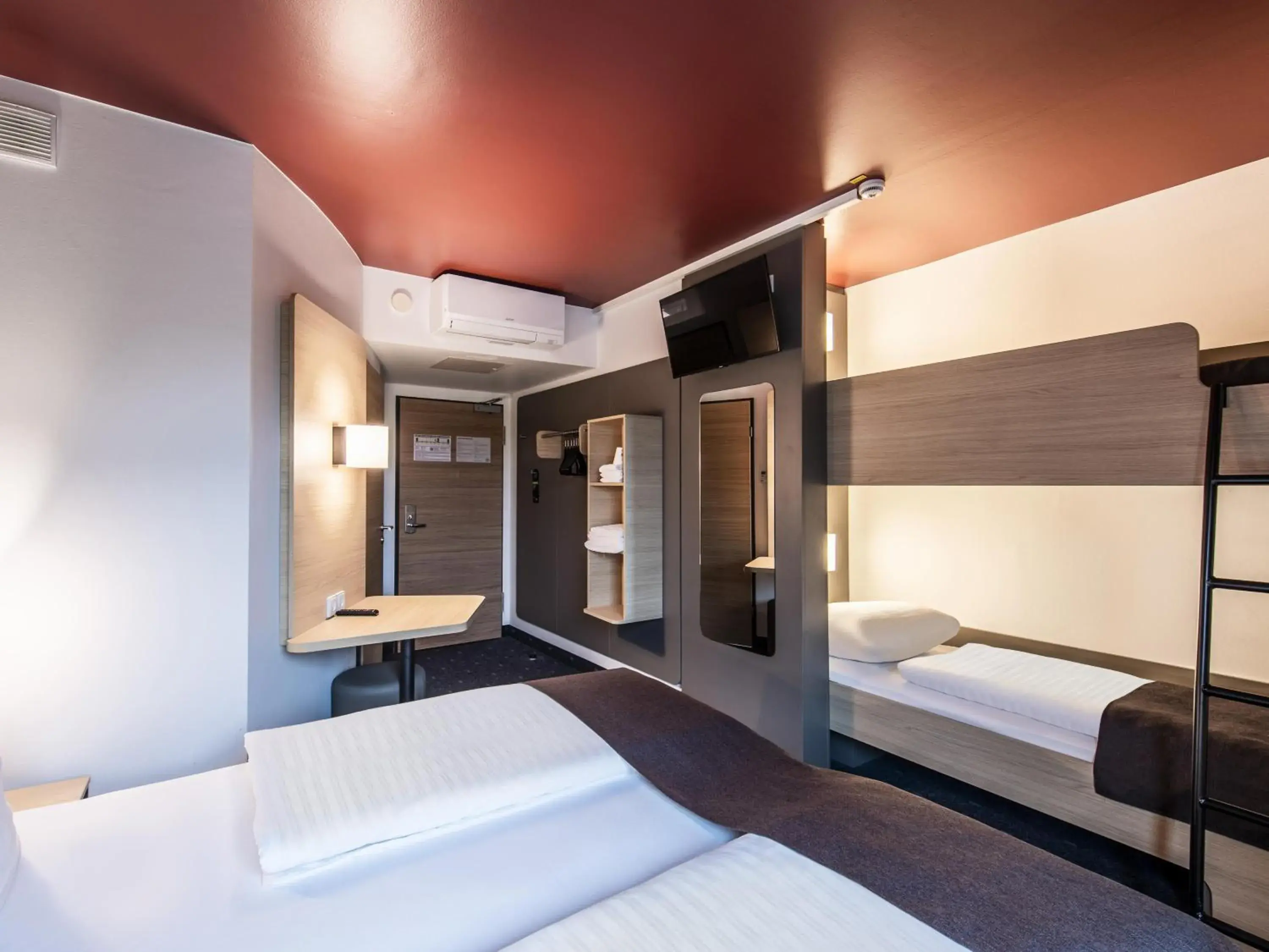 Family Room in B&B HOTEL München-Messe Family Room in B&B HOTEL München-Messe