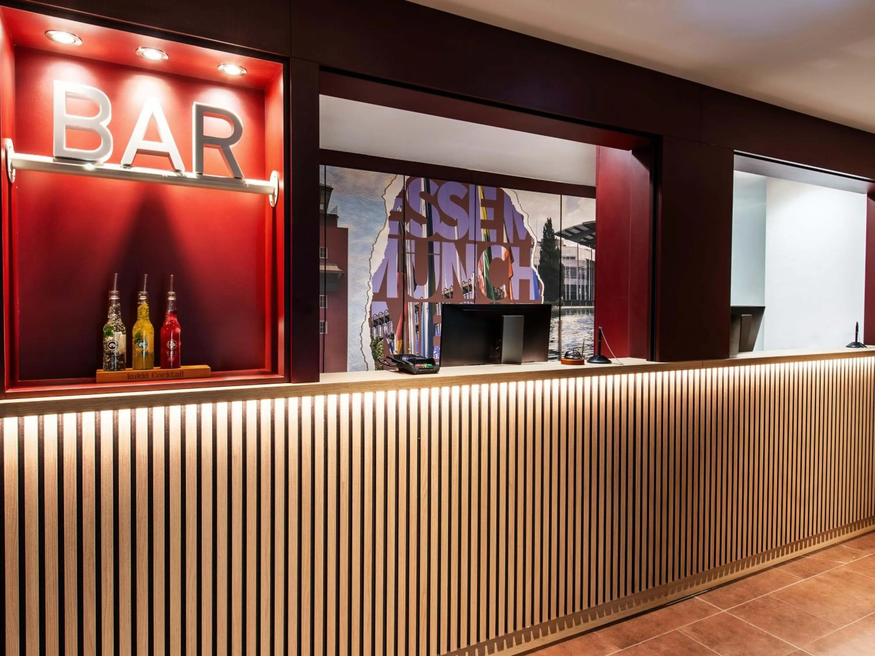 Lobby or reception in B&B HOTEL München-Messe