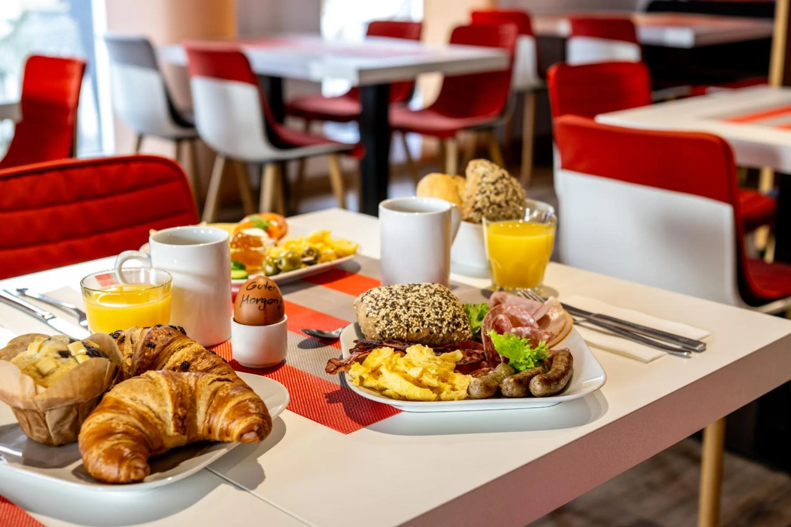 Food and drinks in Serways Hotel Weiskirchen Nord