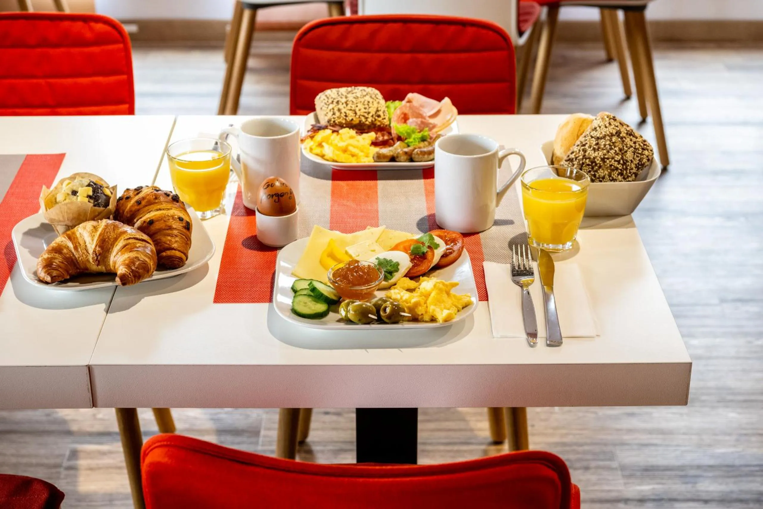 Breakfast in Serways Hotel Weiskirchen Nord