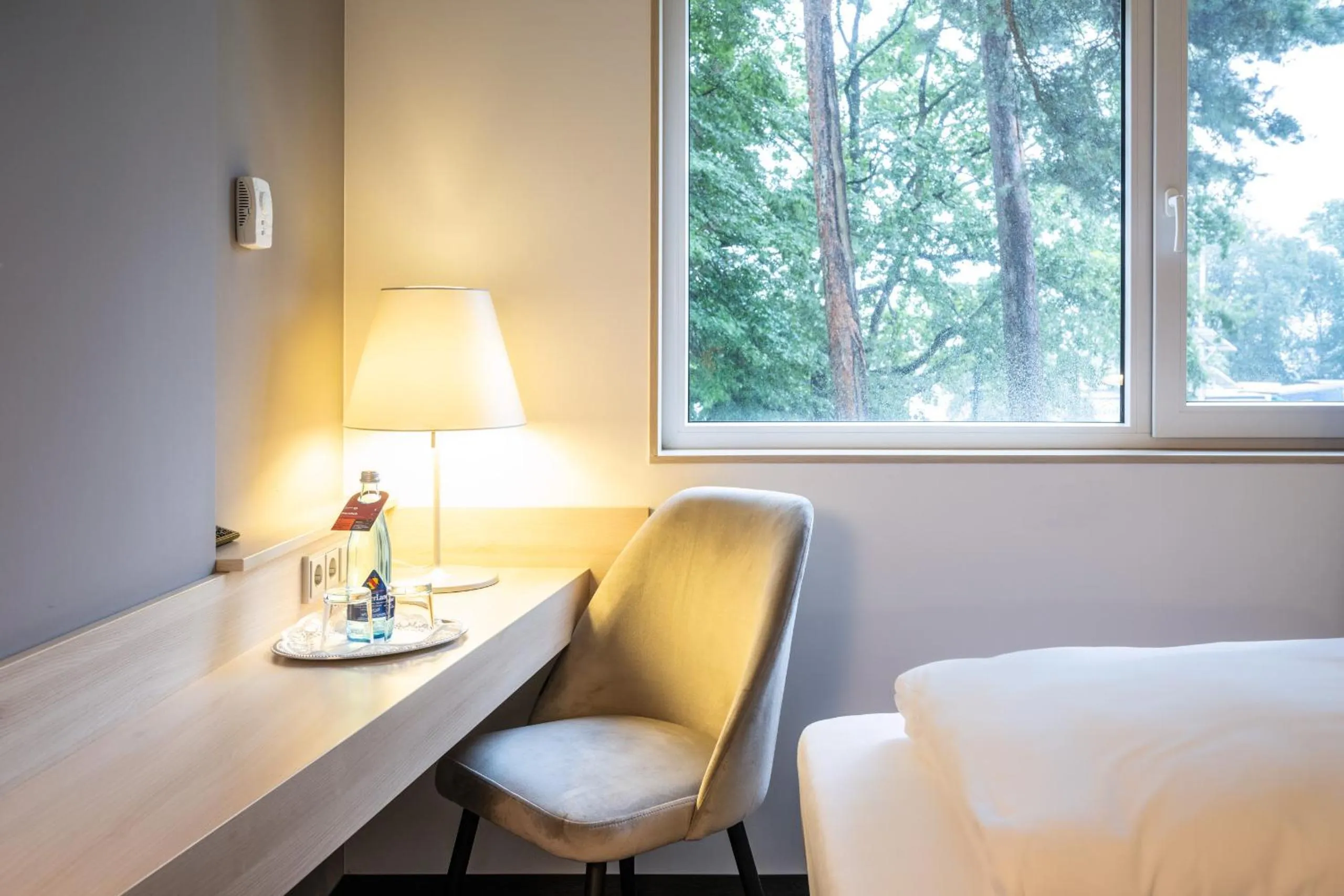 Photo of the whole room, Bed in Serways Hotel Weiskirchen Nord