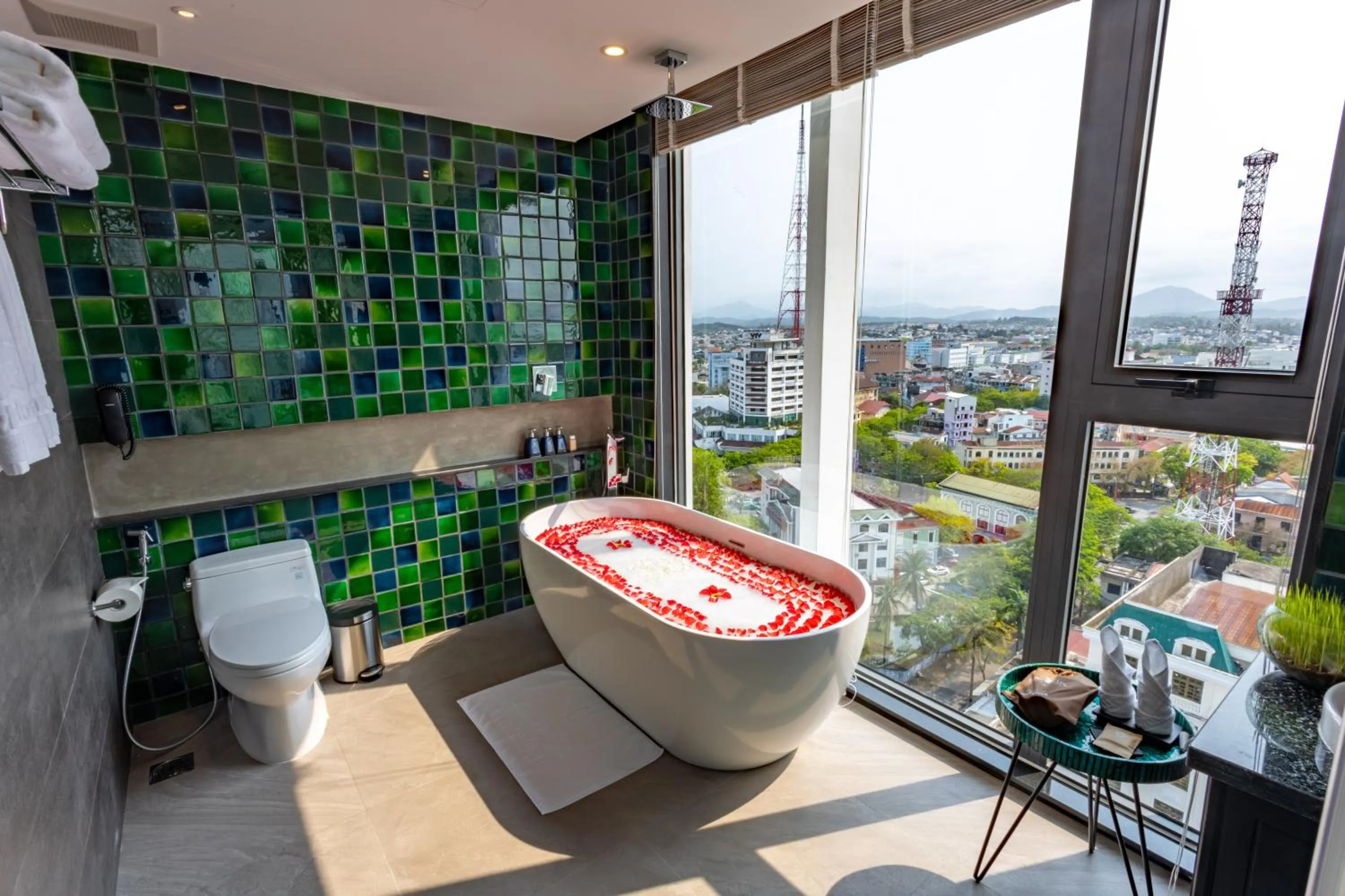Bathroom in White Lotus Hue Hotel