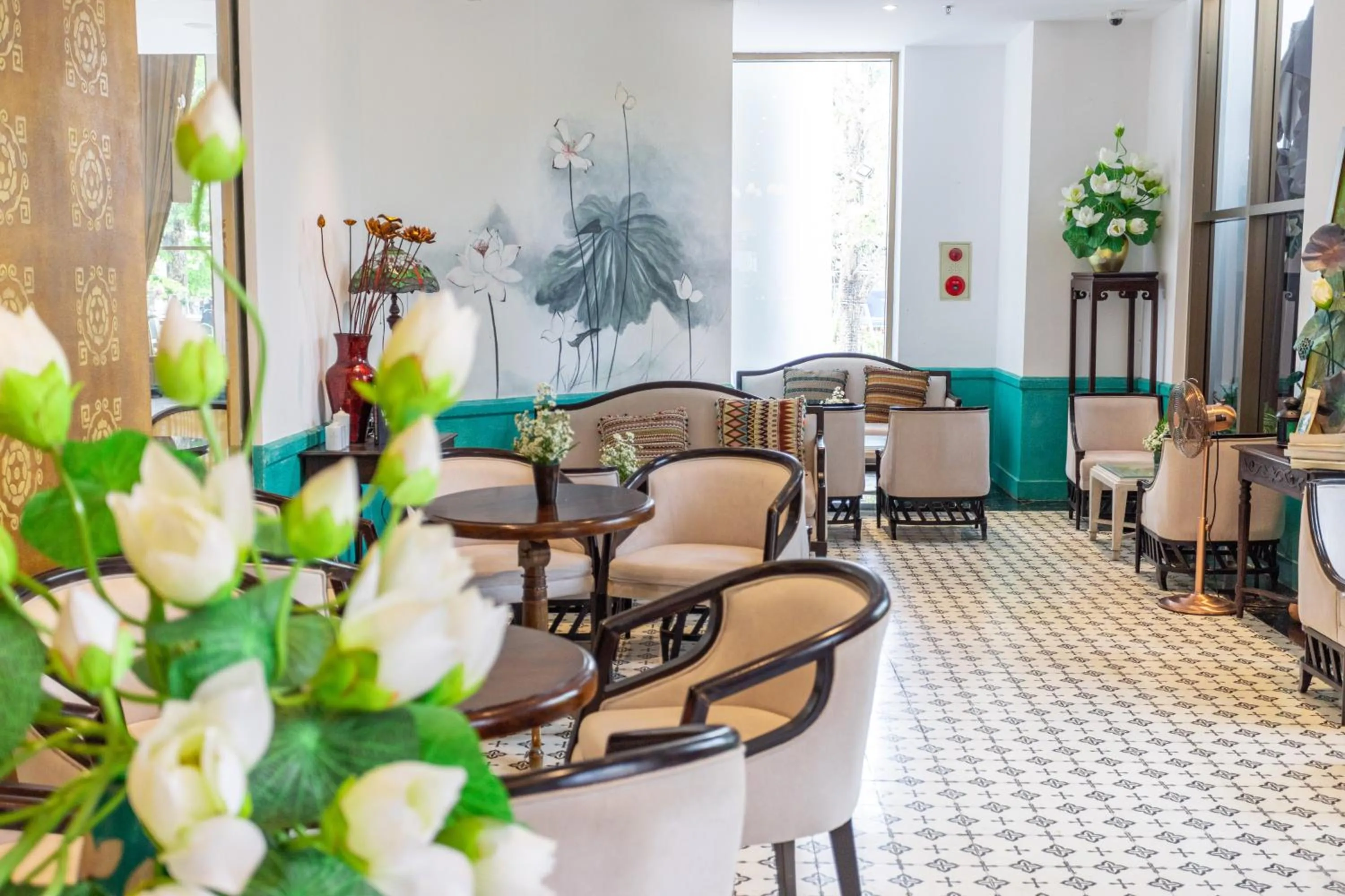 Lounge or bar in White Lotus Hue Hotel