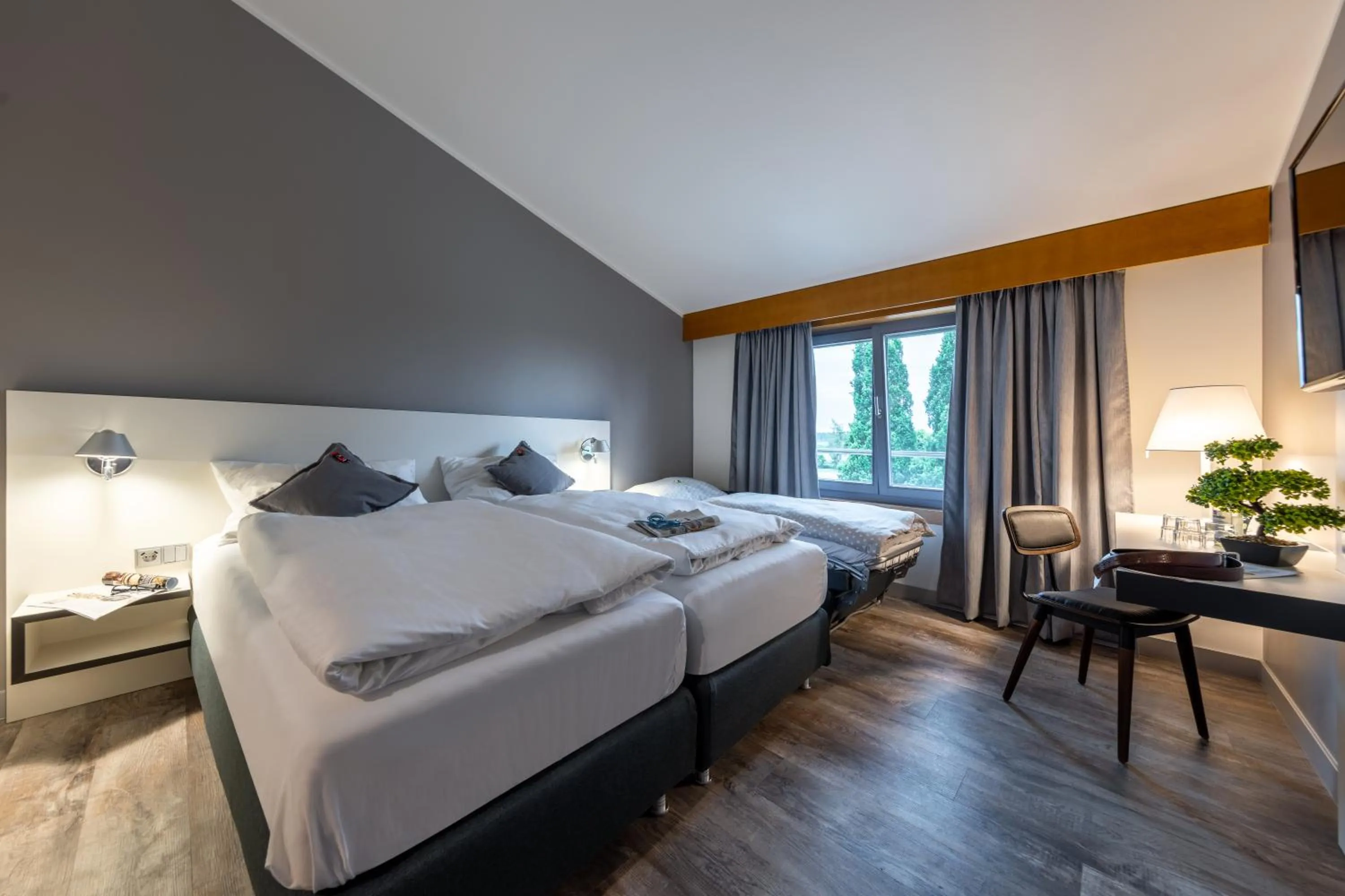 Photo of the whole room, Bed in Coffee Fellows Hotel Leipheim Süd