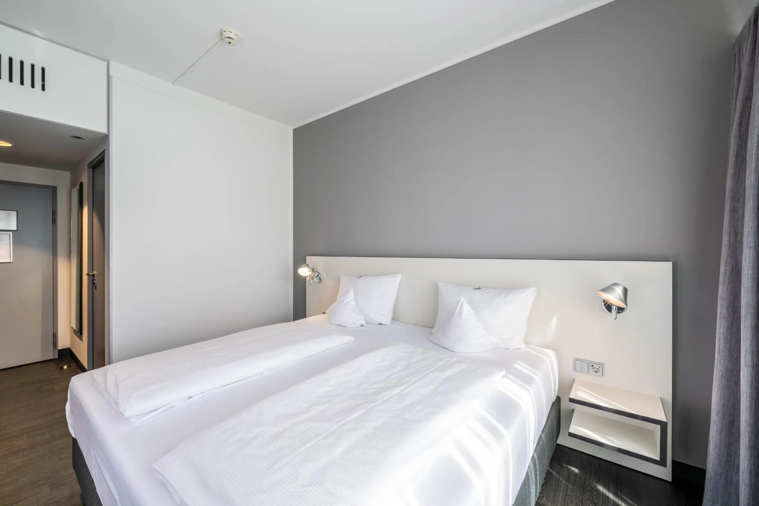 Photo of the whole room, Bed in Dresdner Tor Süd