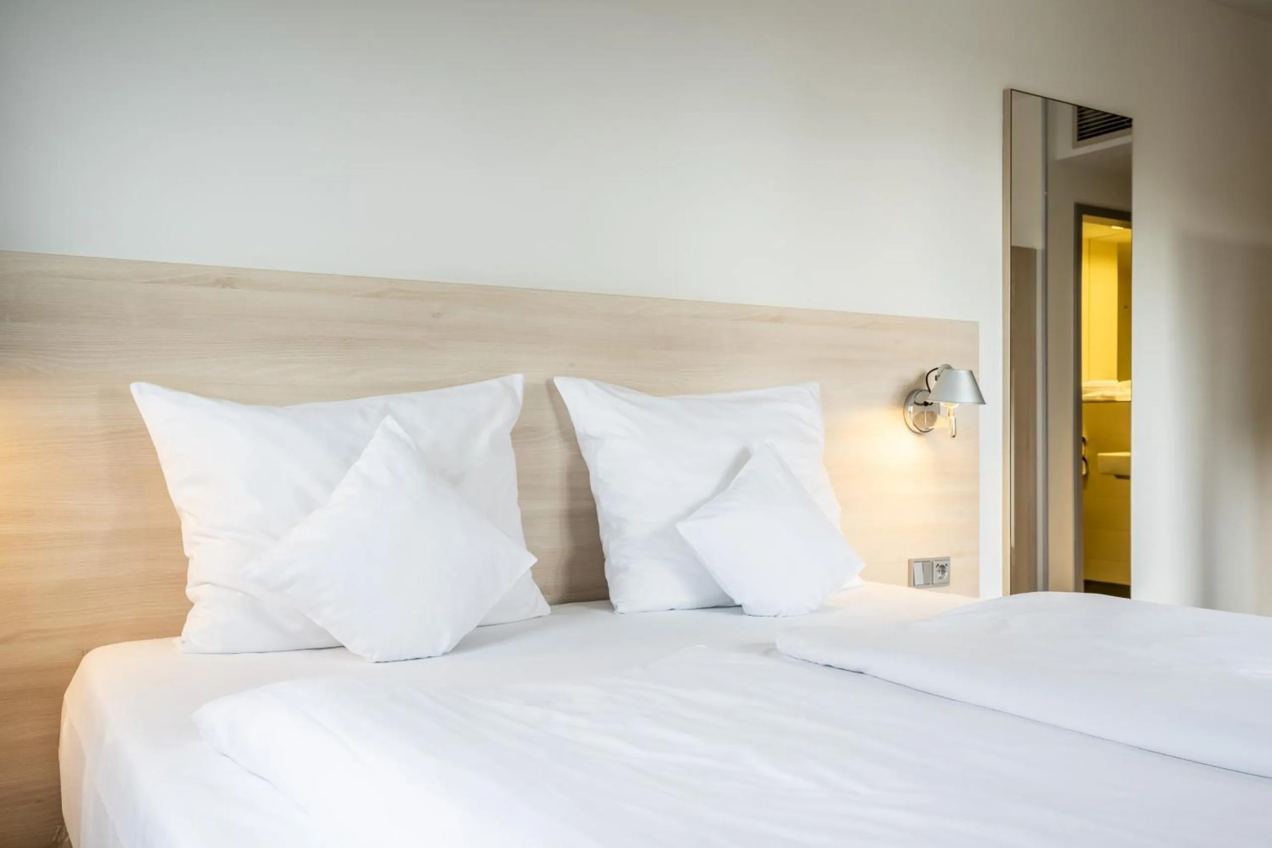 Bed in Serways Hotel Bruchsal West